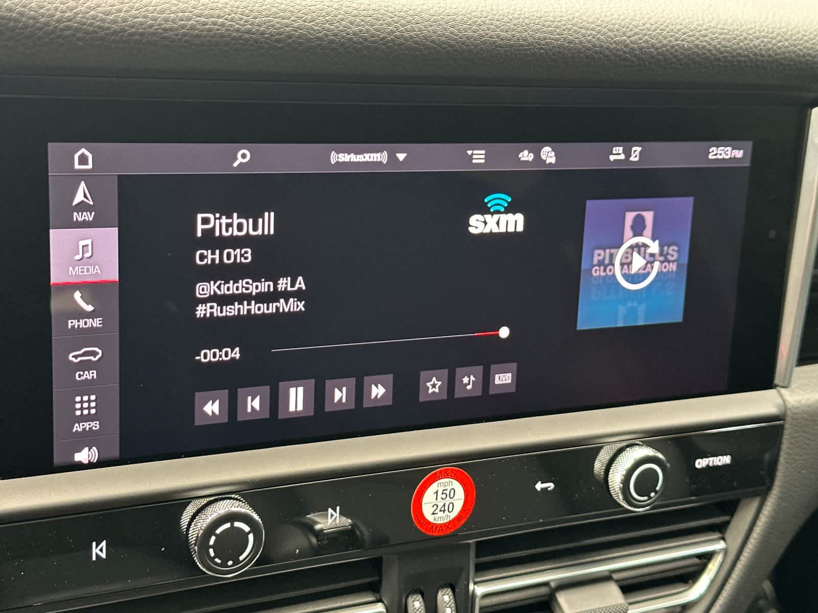 Thumbnail: 2026 Porsche Macan - 20