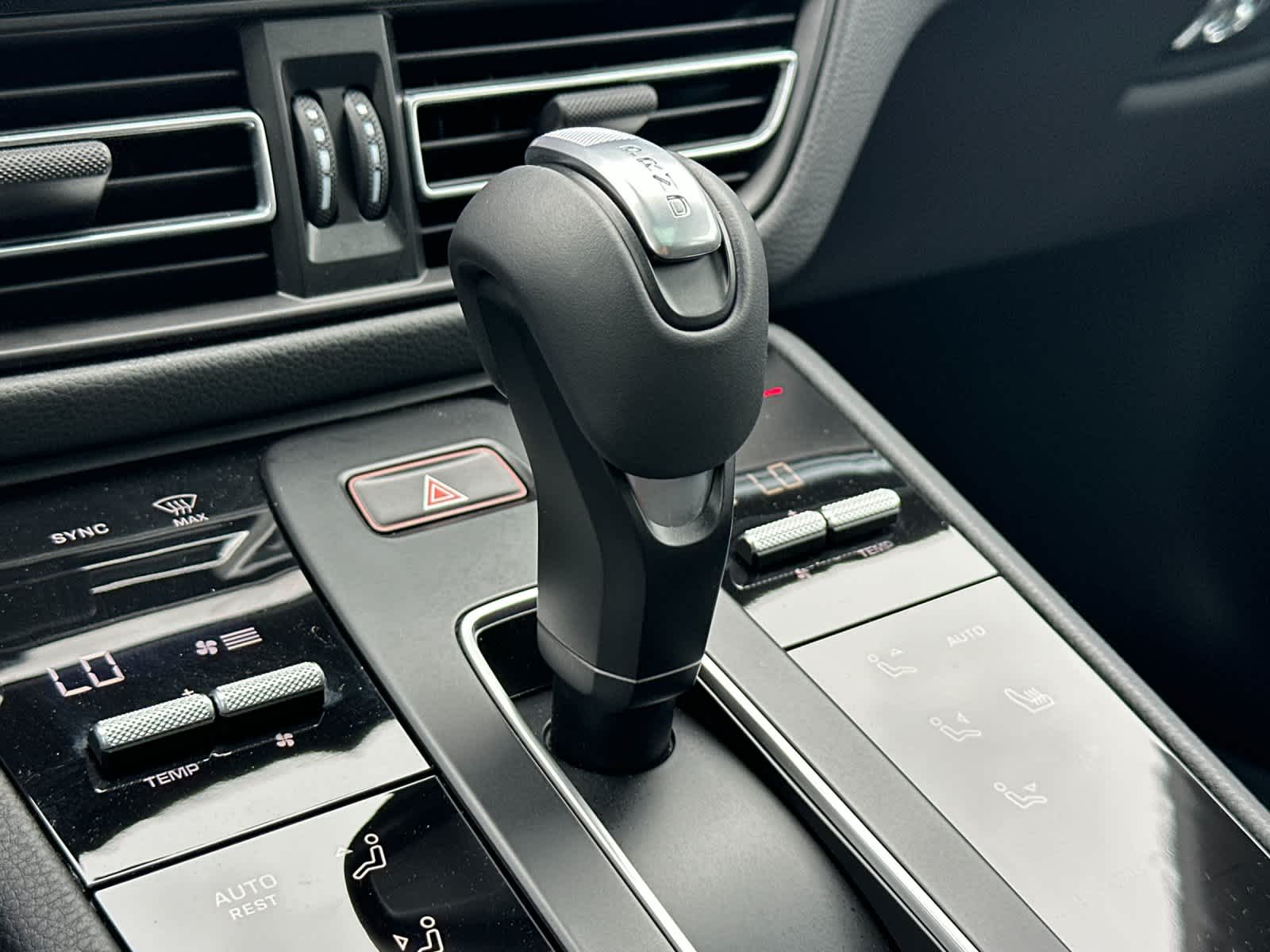 Thumbnail: 2026 Porsche Macan - 25
