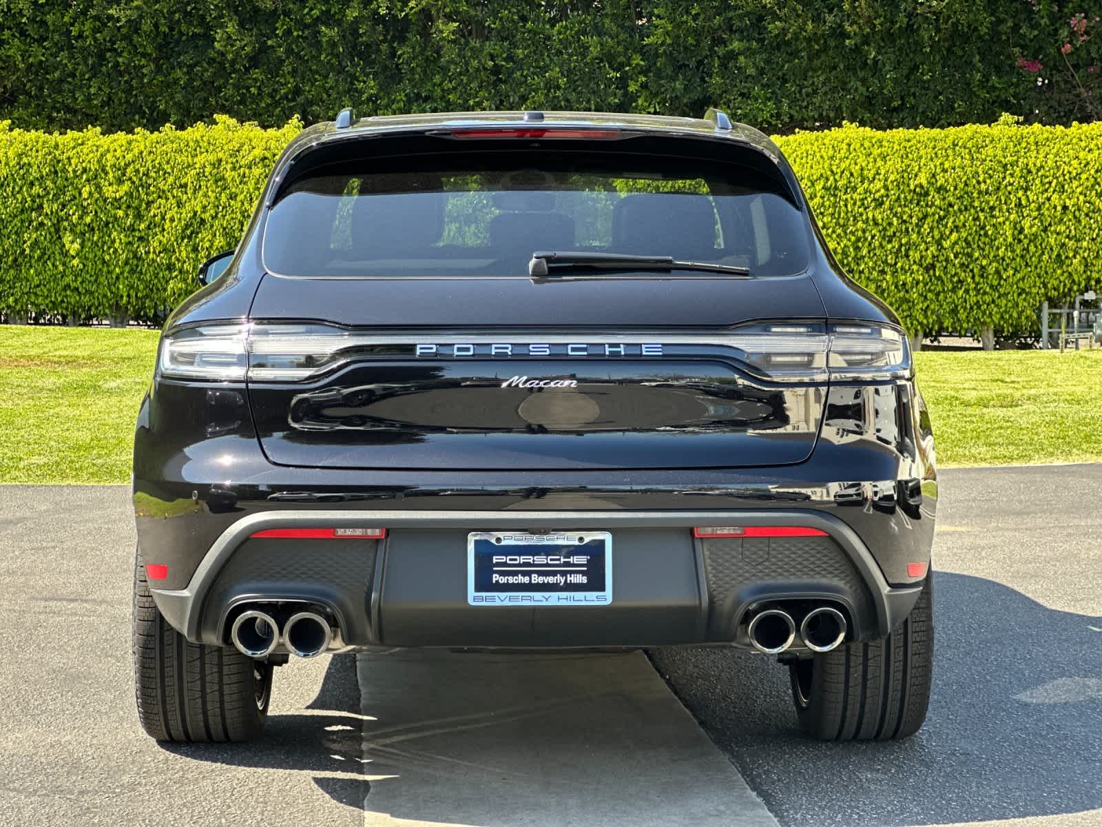 Thumbnail: 2026 Porsche Macan - 7