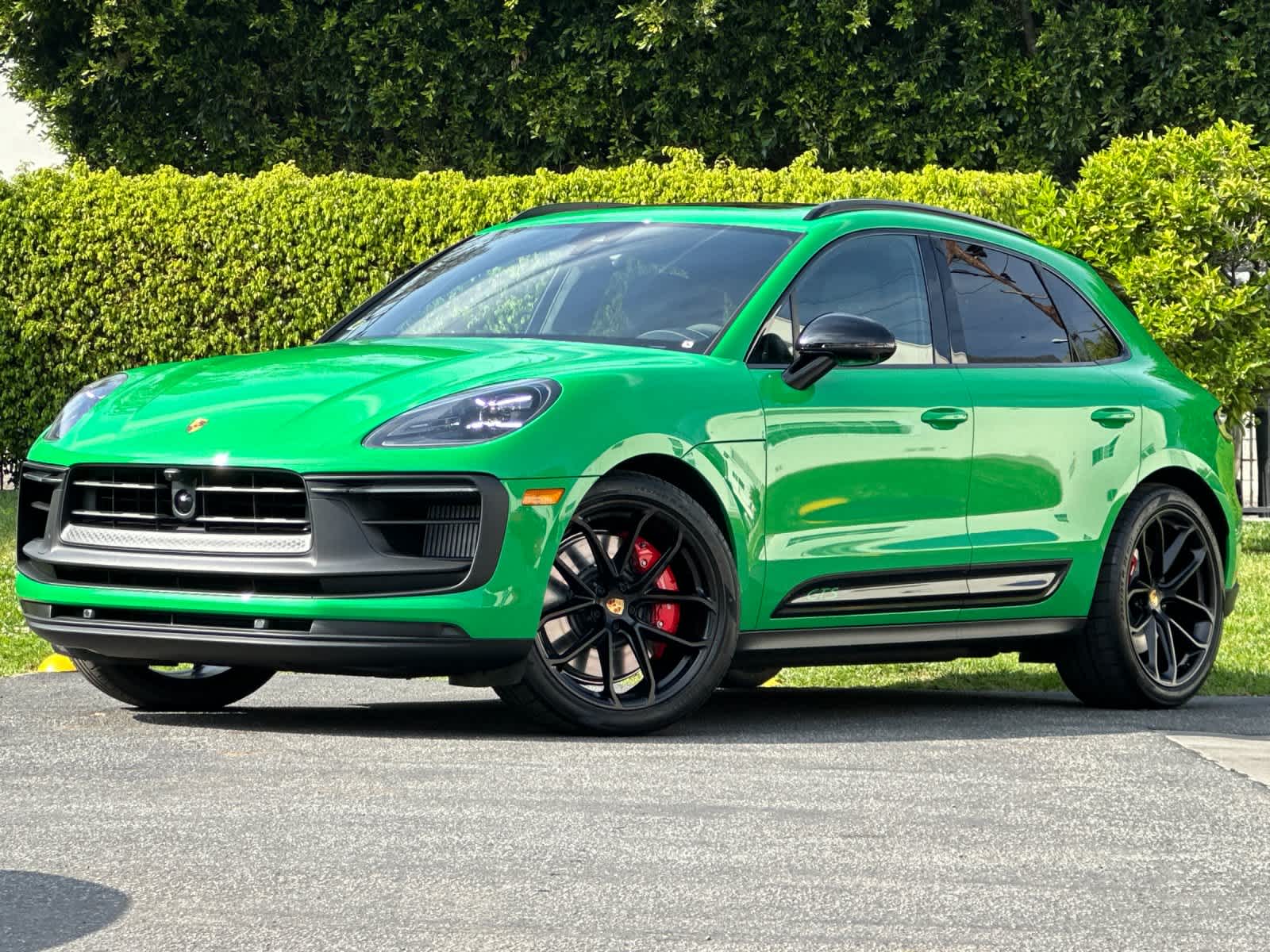 Thumbnail: 2026 Porsche Macan - 1