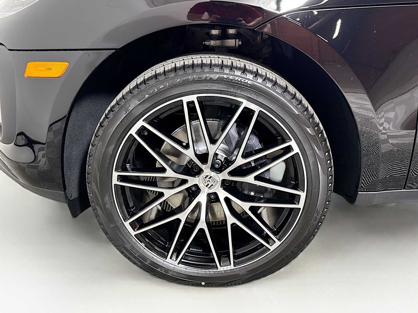 Thumbnail: 2025 Porsche Macan - 24