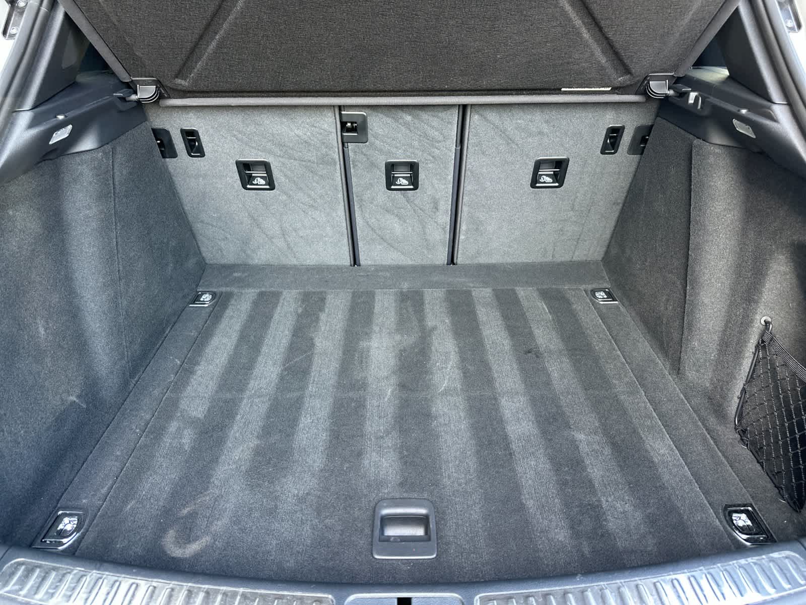 Thumbnail: 2025 Porsche Macan - 16