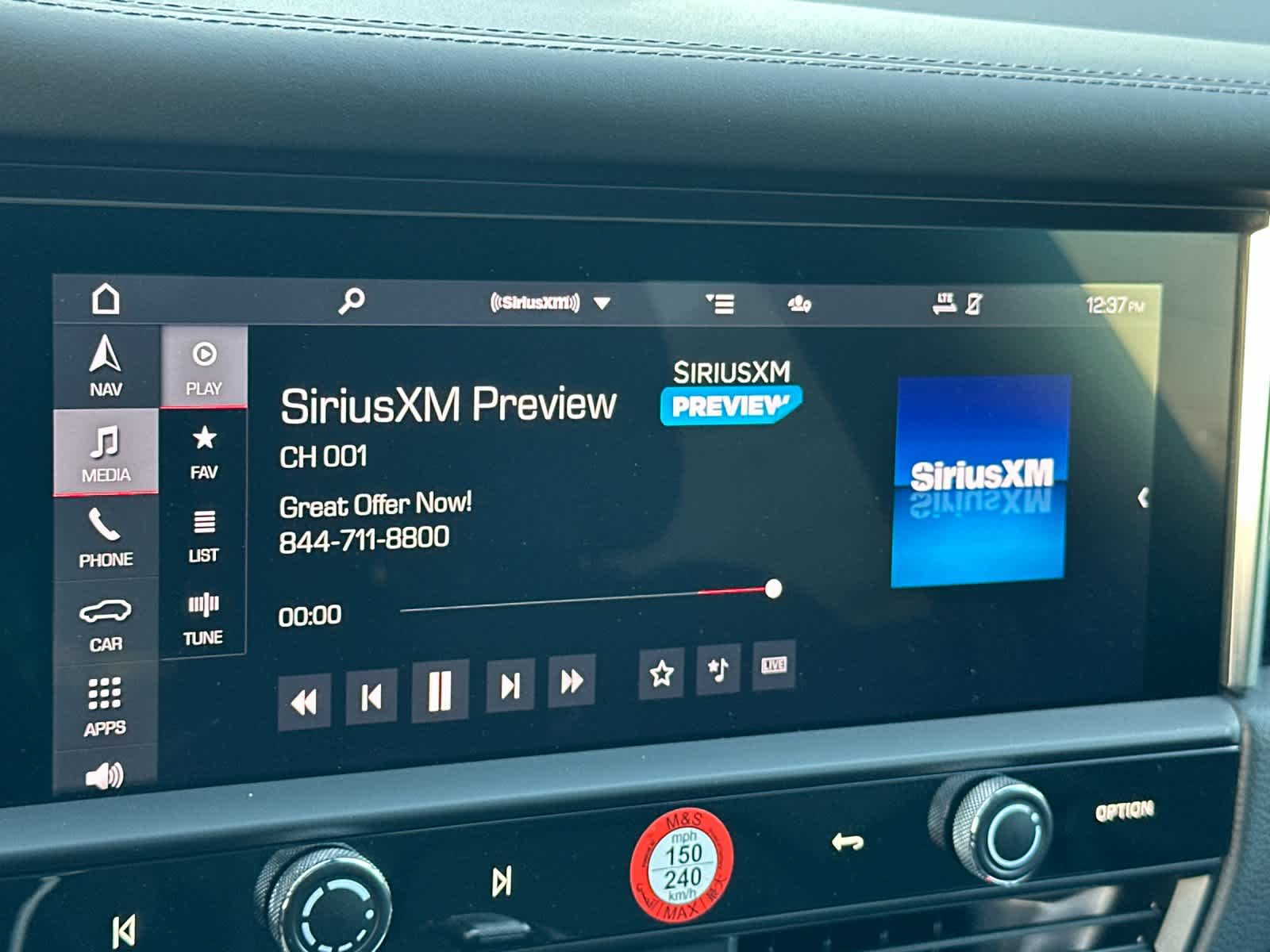 Thumbnail: 2025 Porsche Macan - 21