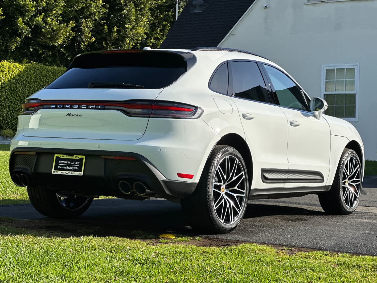 Thumbnail: 2026 Porsche Macan - 8