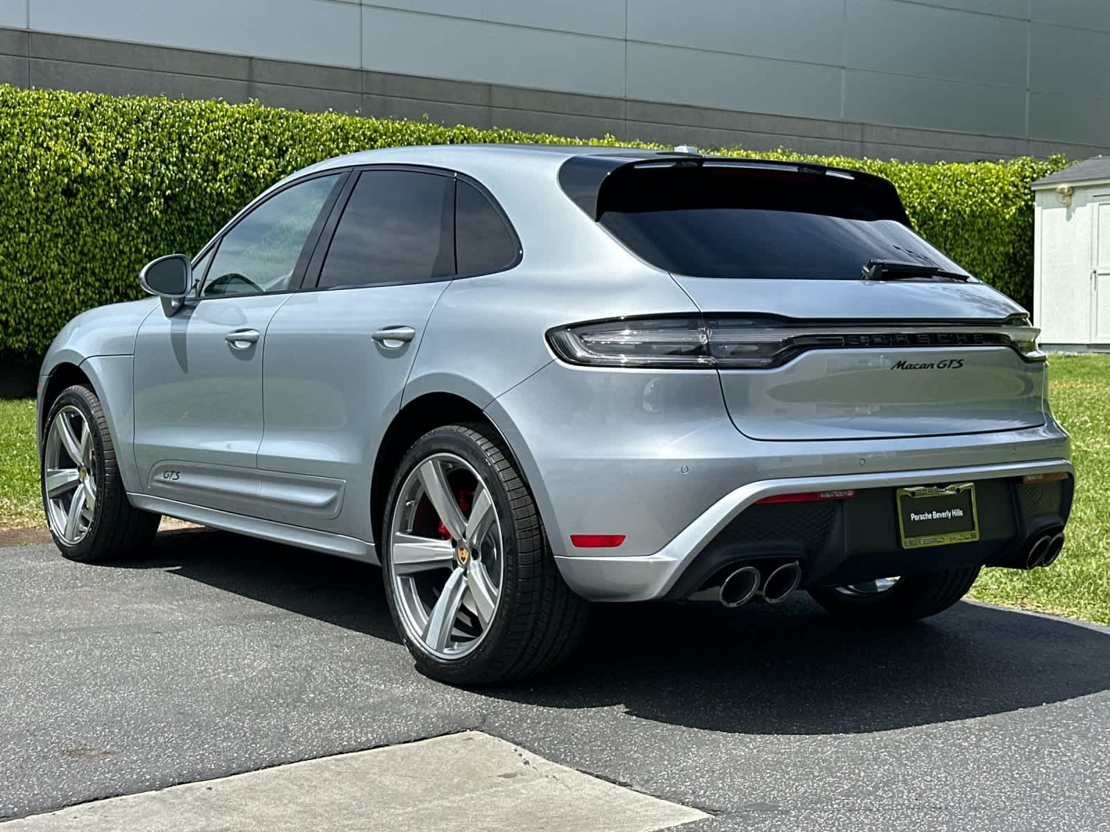 Thumbnail: 2026 Porsche Macan - 3