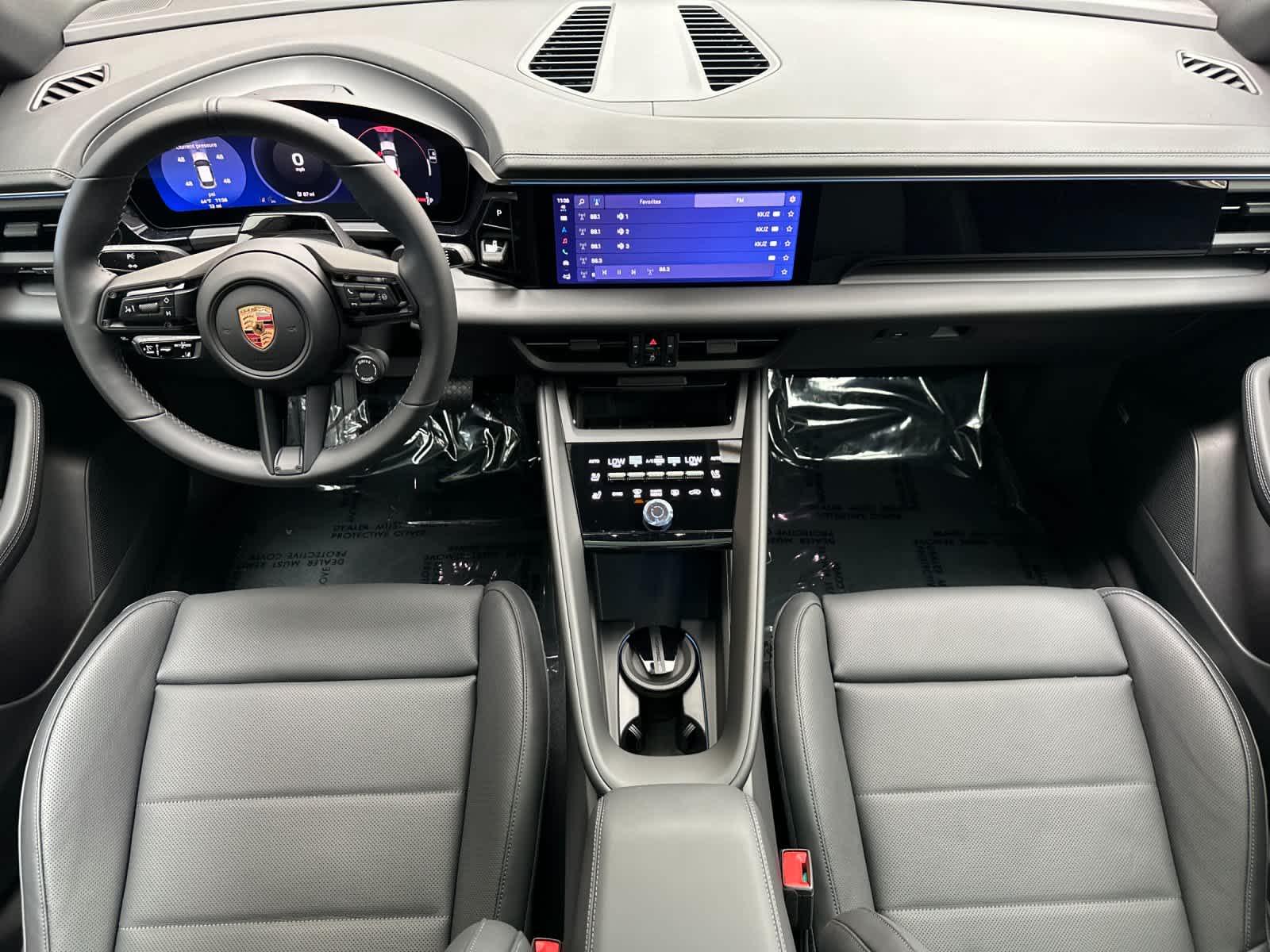 Thumbnail: 2026 Porsche Macan - 6