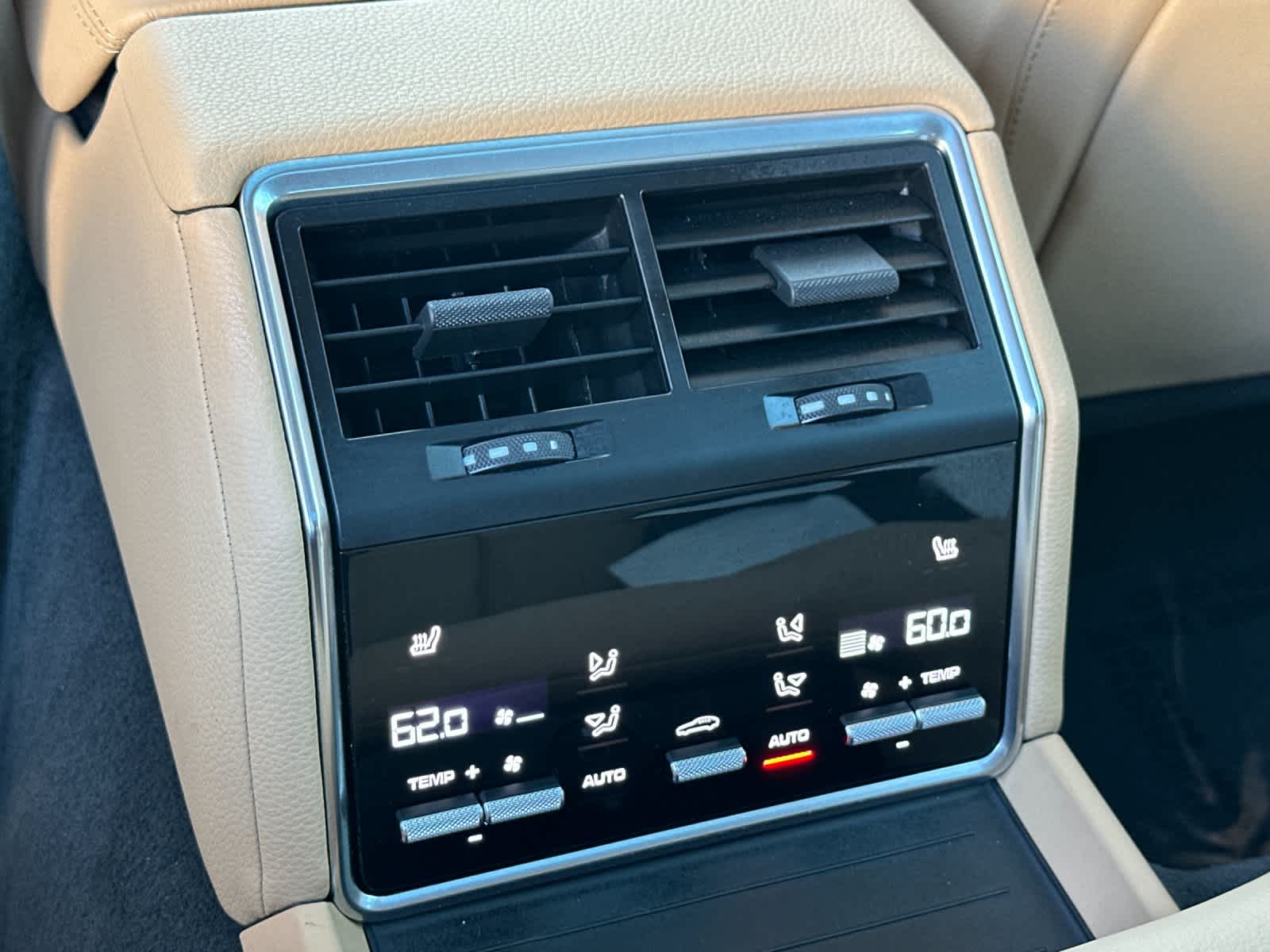 Thumbnail: 2022 Porsche Panamera - 14