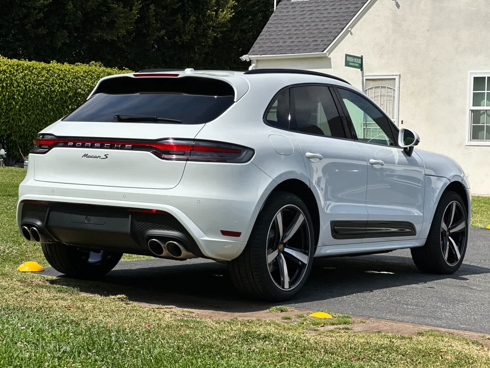 Thumbnail: 2026 Porsche Macan - 8