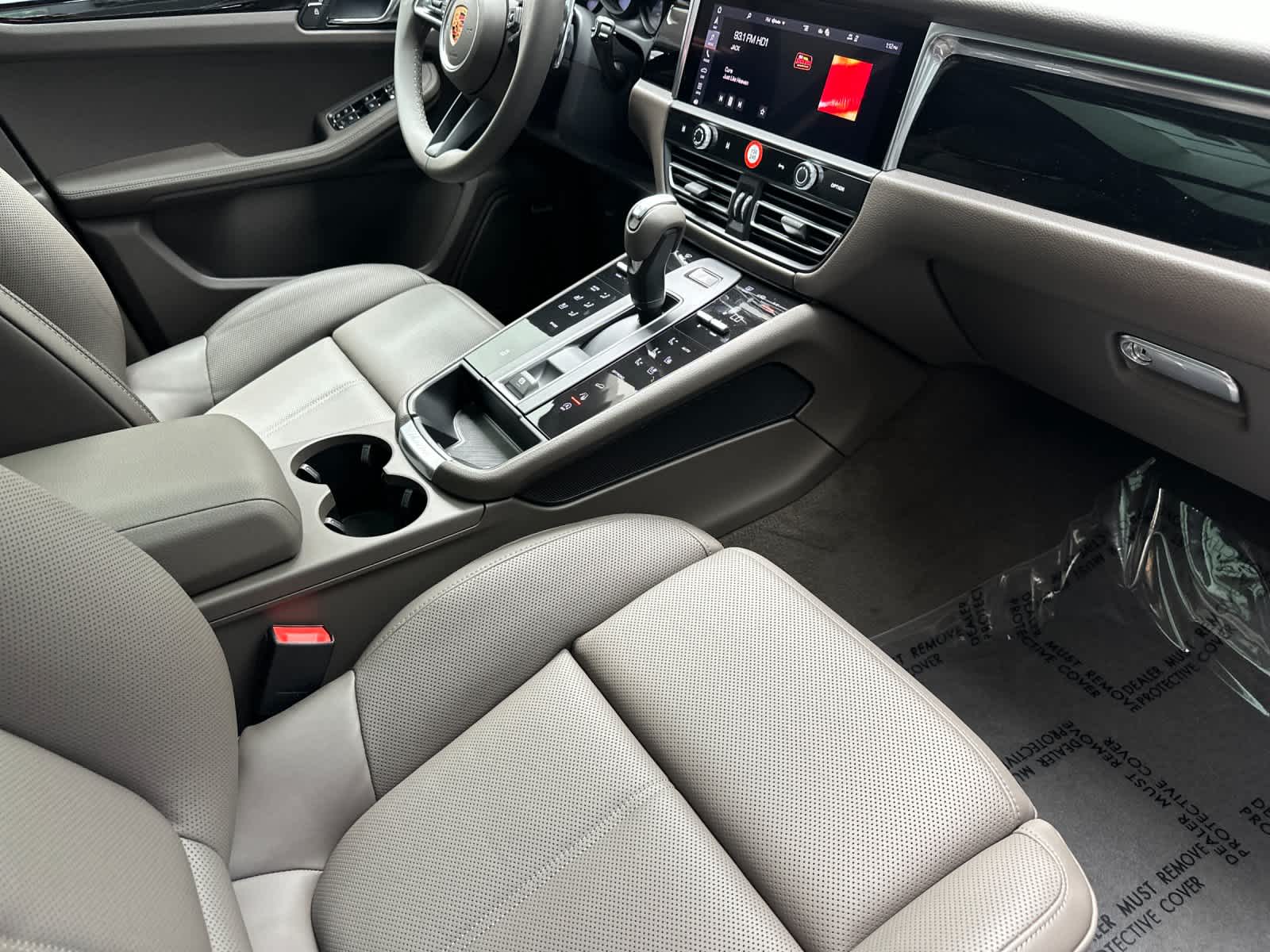 Thumbnail: 2026 Porsche Macan - 17