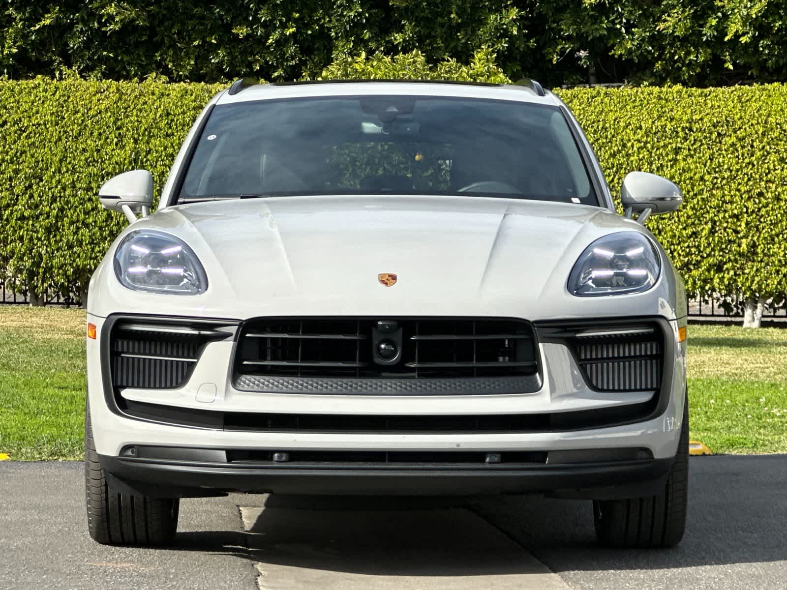 Thumbnail: 2026 Porsche Macan - 11
