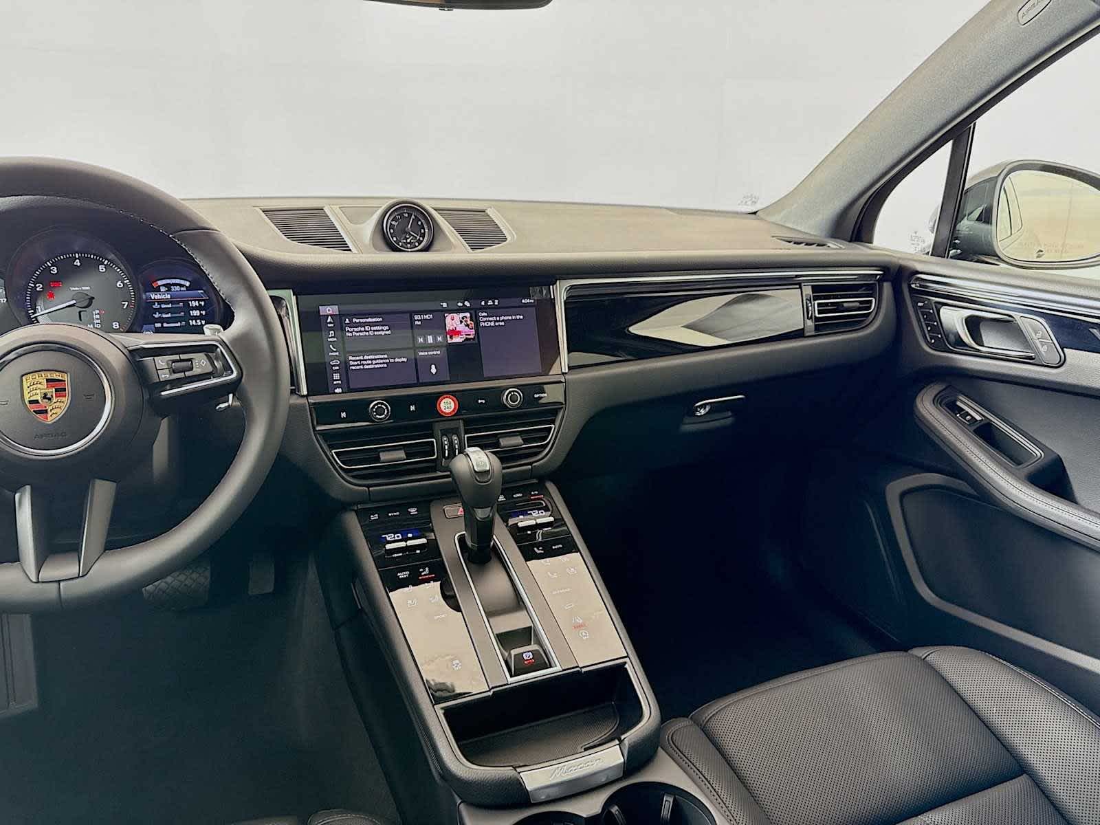 Thumbnail: 2026 Porsche Macan - 19