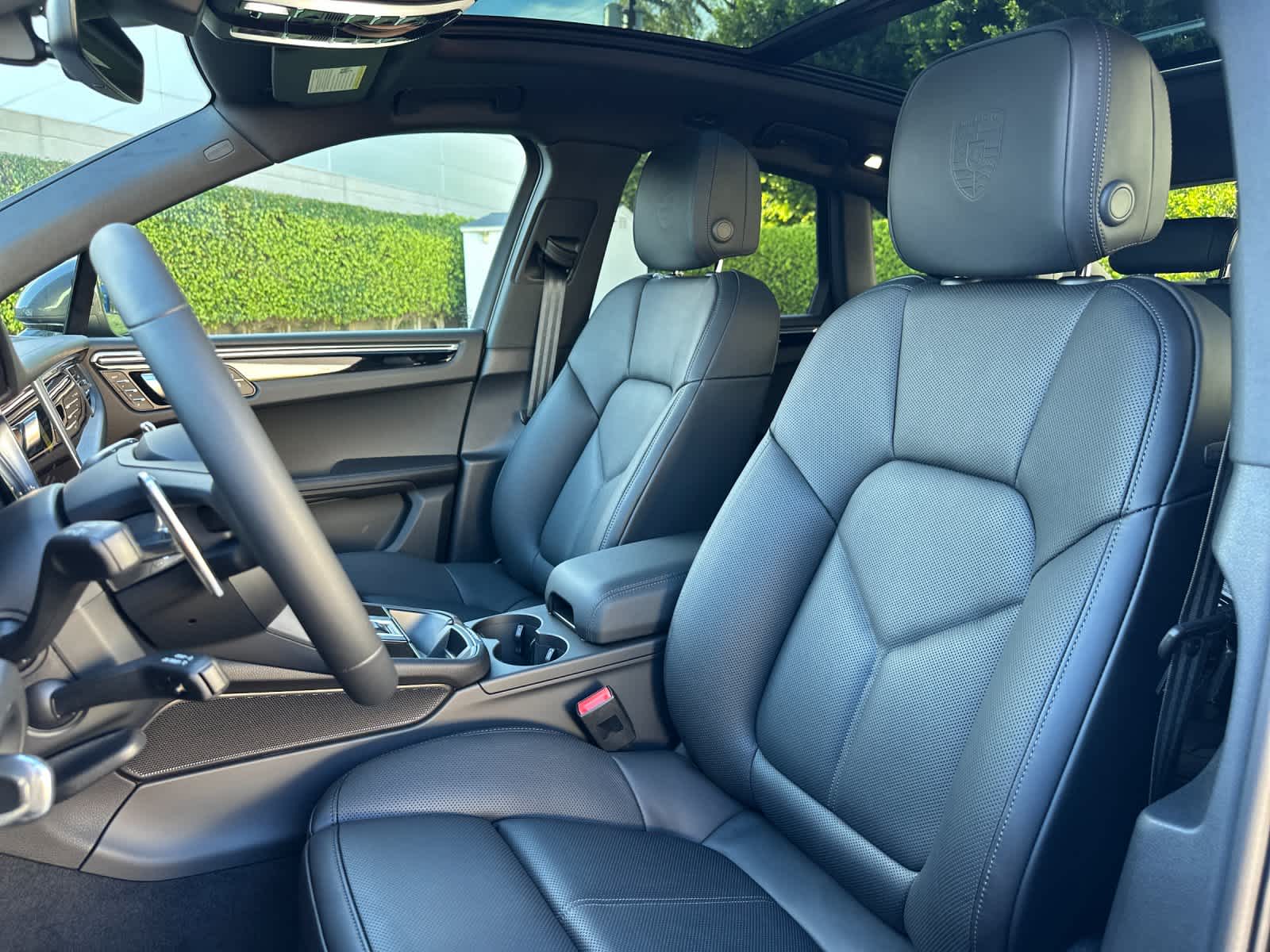 Thumbnail: 2026 Porsche Macan - 5