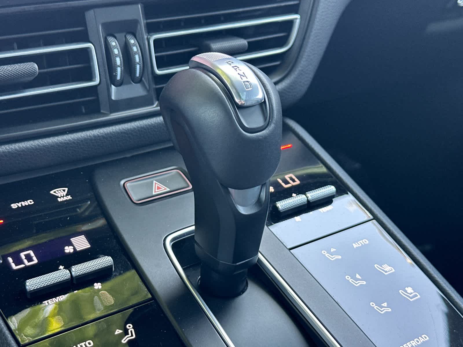 Thumbnail: 2025 Porsche Macan - 23
