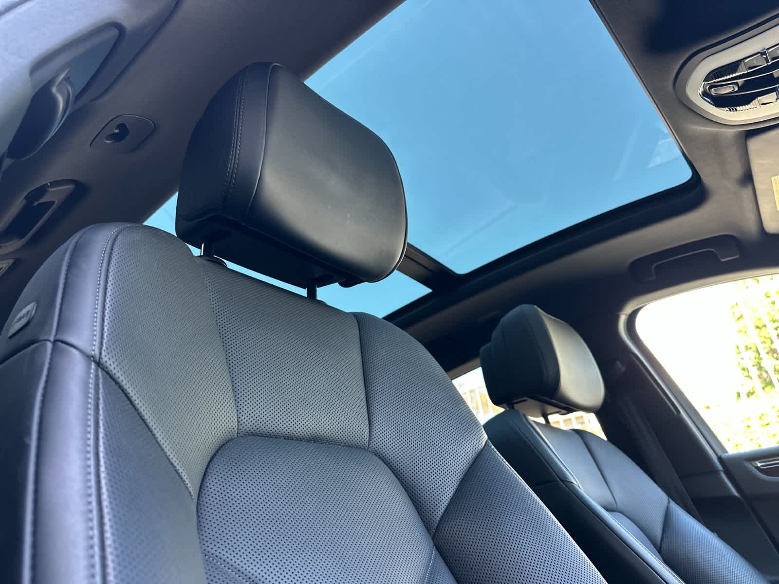 Thumbnail: 2025 Porsche Macan - 18