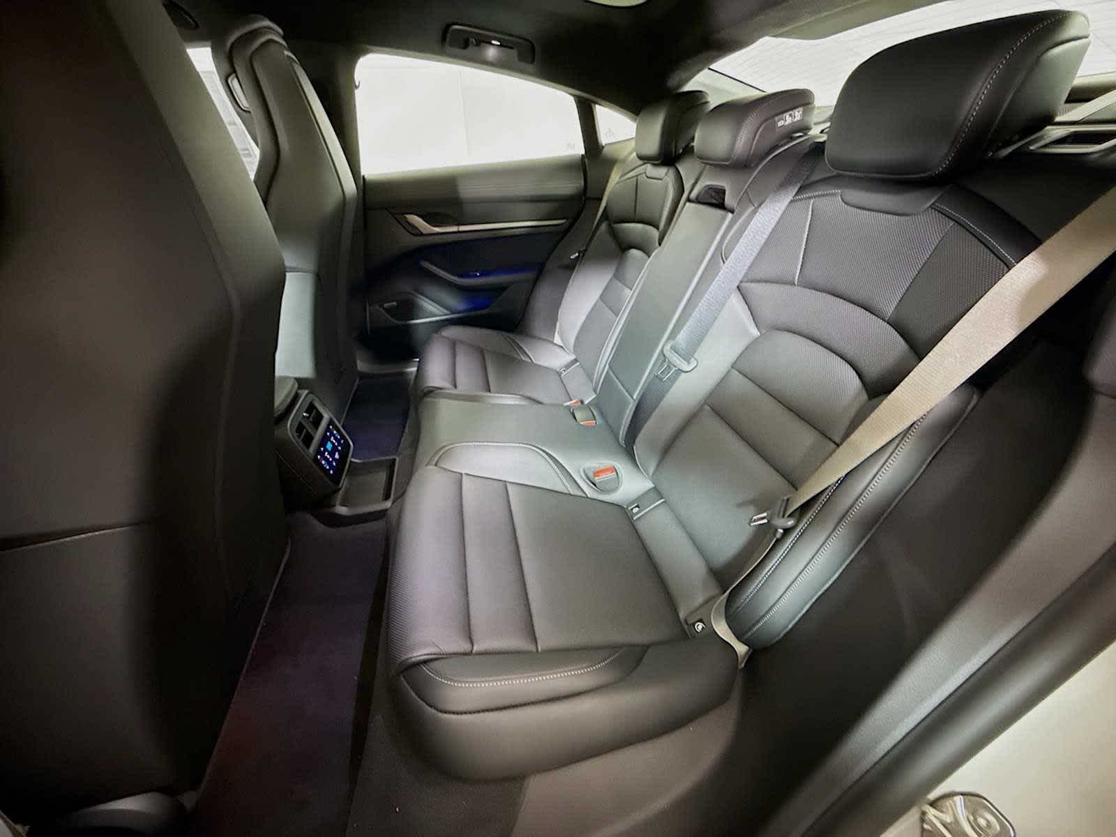 Thumbnail: 2025 Porsche Taycan - 17