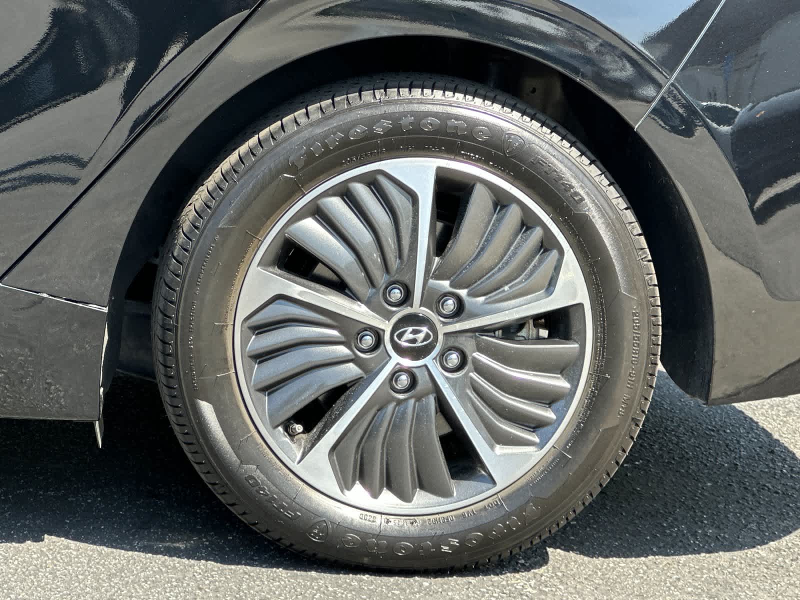 Thumbnail: 2022 Hyundai Ioniq - 27