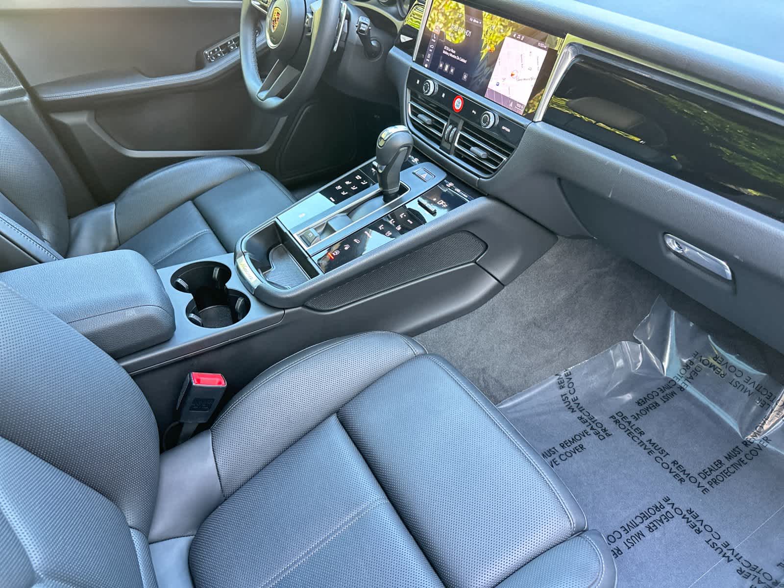 Thumbnail: 2025 Porsche Macan - 17