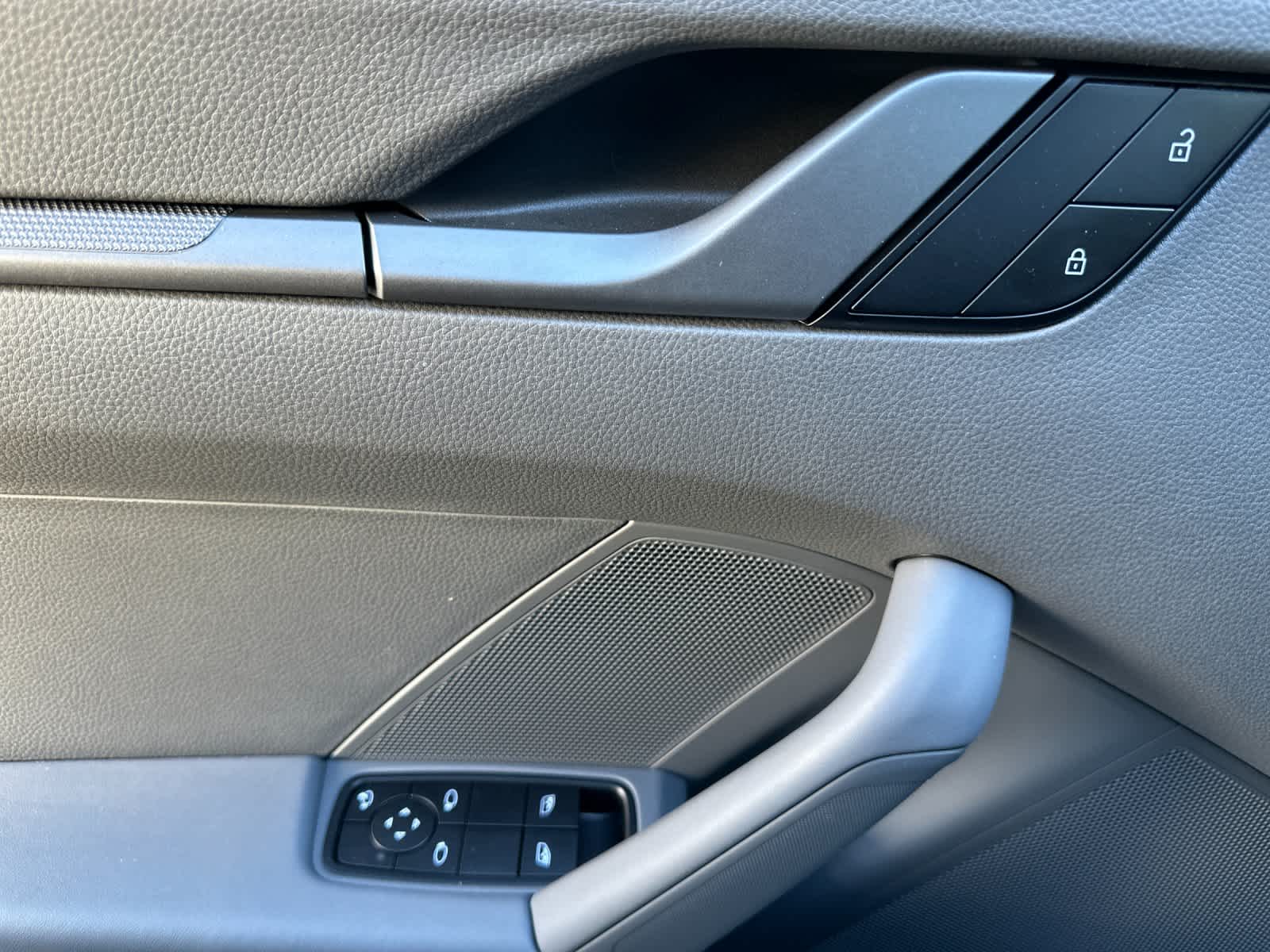 Thumbnail: 2024 Porsche 911 - 11