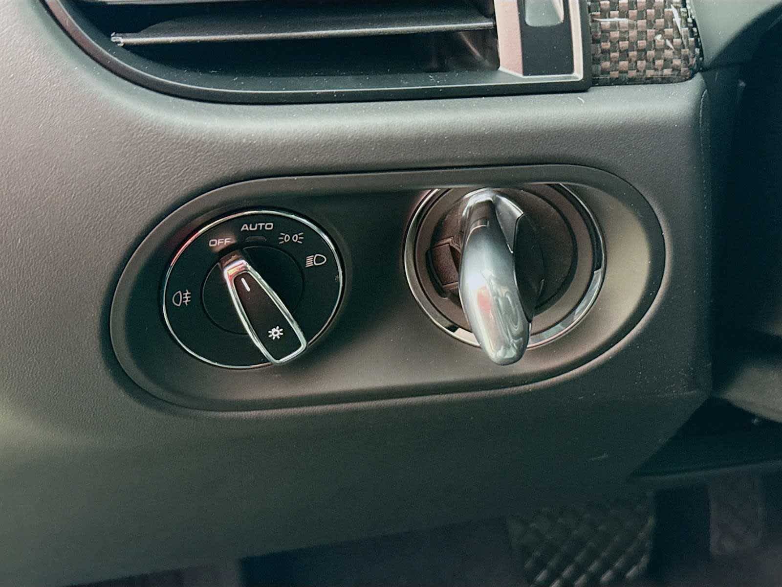 Thumbnail: 2025 Porsche Macan - 11