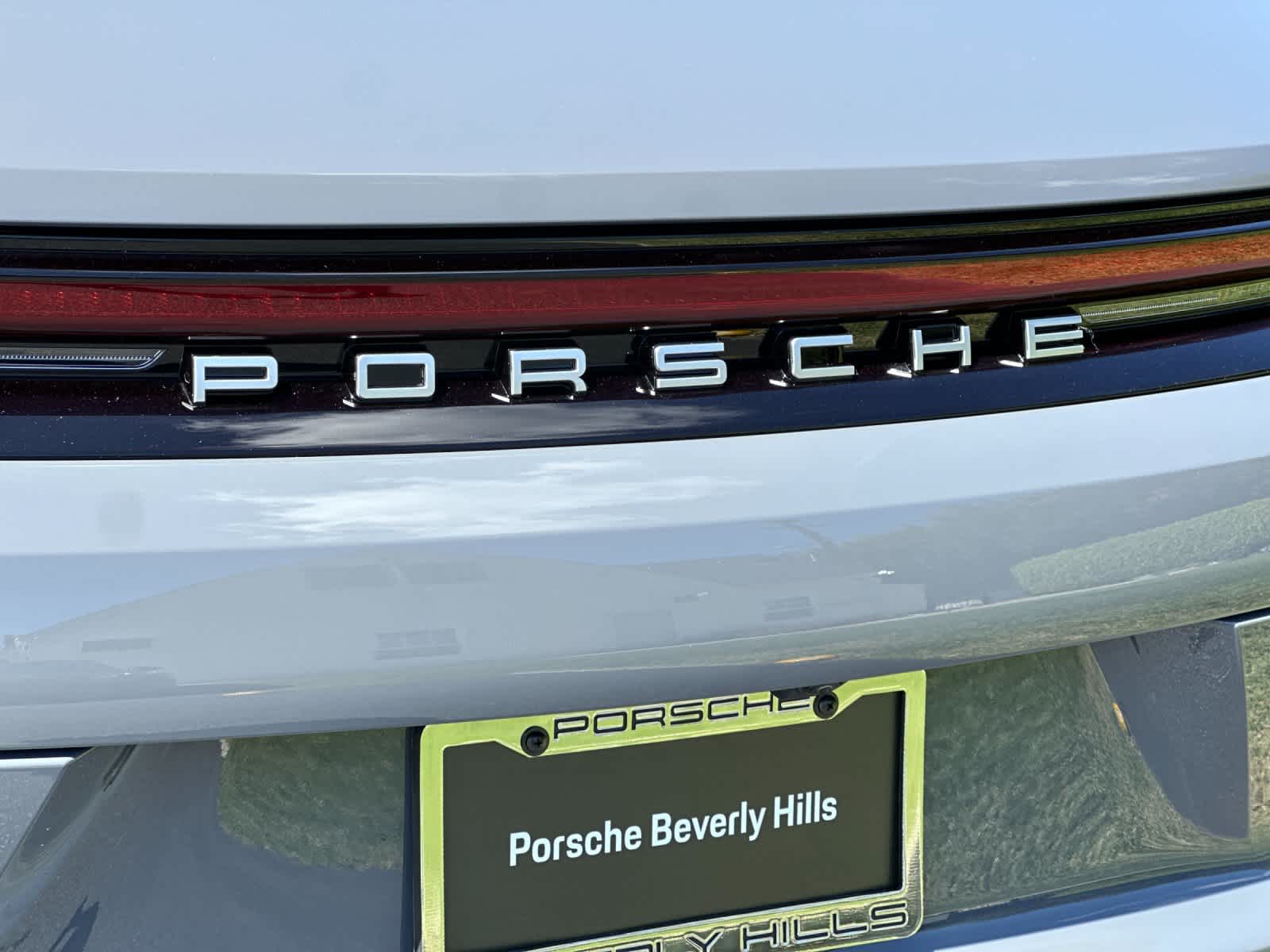 Thumbnail: 2026 Porsche Panamera - 32