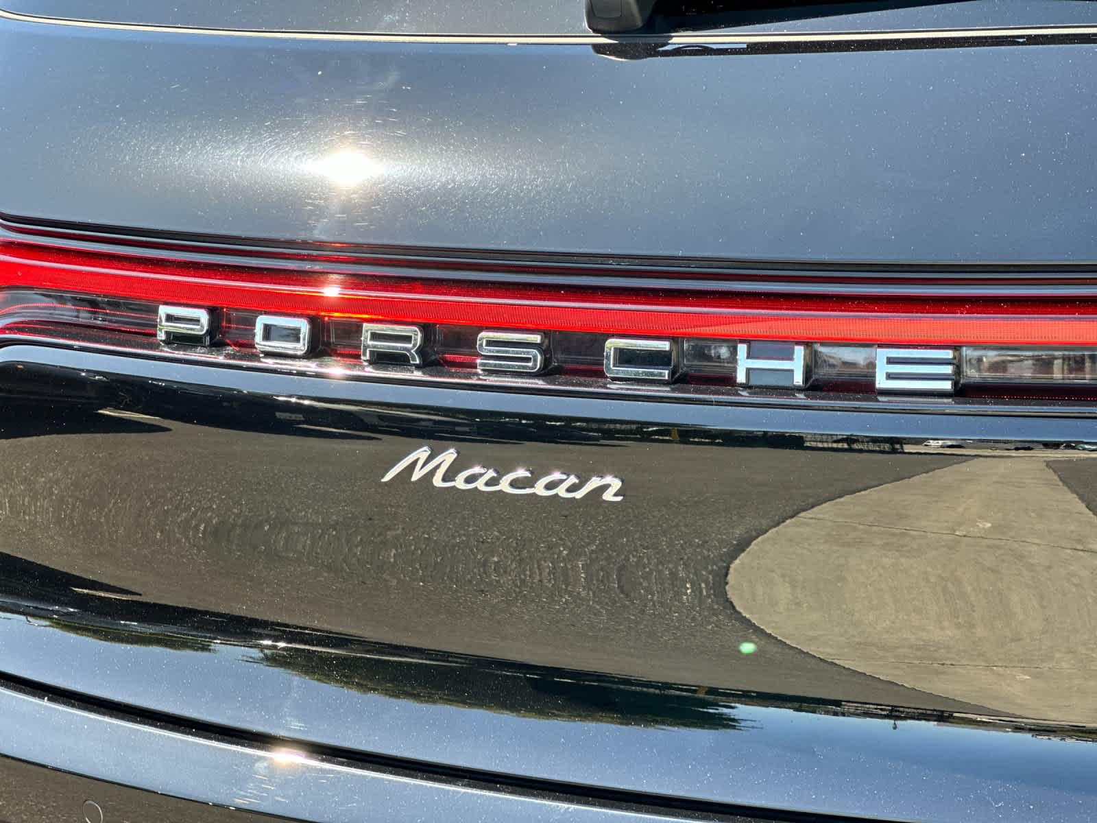 Thumbnail: 2025 Porsche Macan - 31