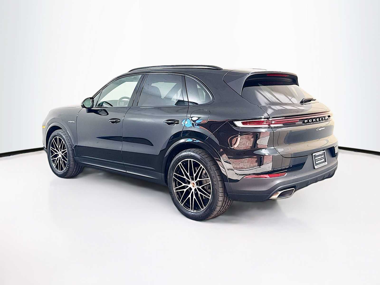 Thumbnail: 2026 Porsche Cayenne - 3