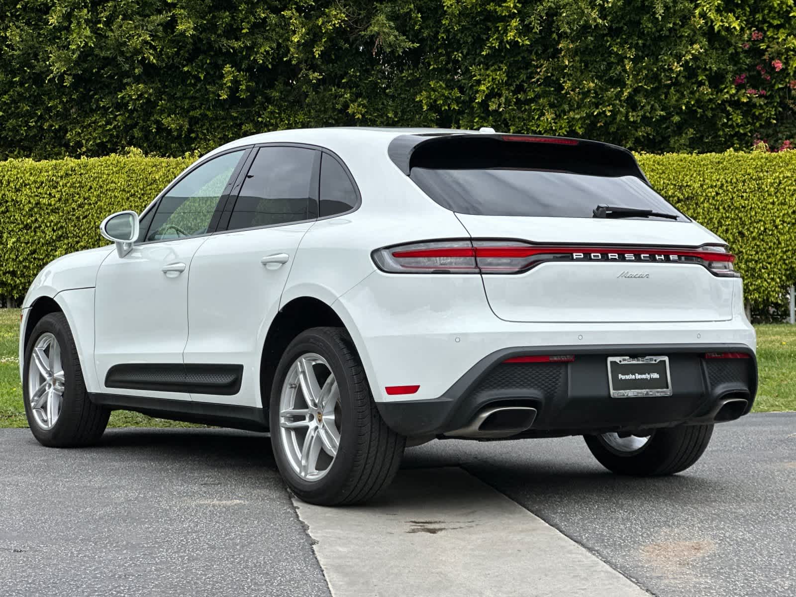 Thumbnail: 2025 Porsche Macan - 3