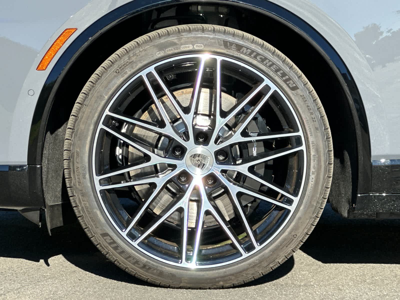 Thumbnail: 2025 Porsche Macan - 32