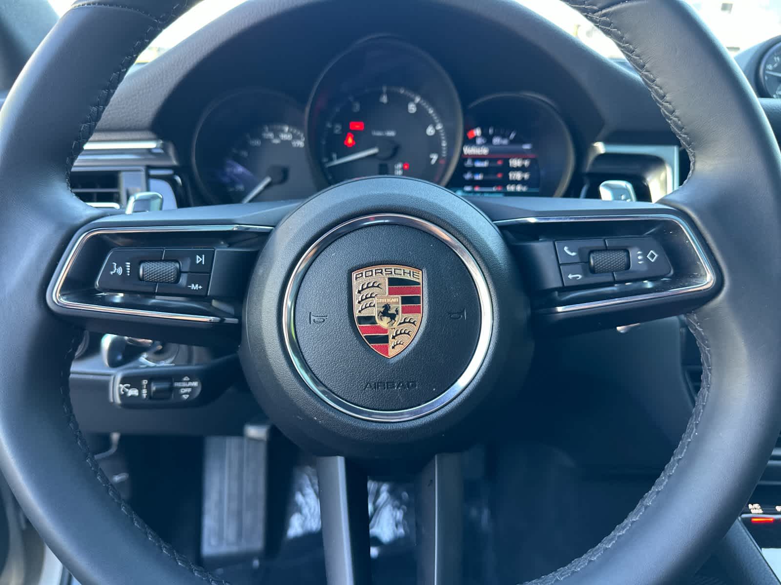 Thumbnail: 2025 Porsche Macan - 25