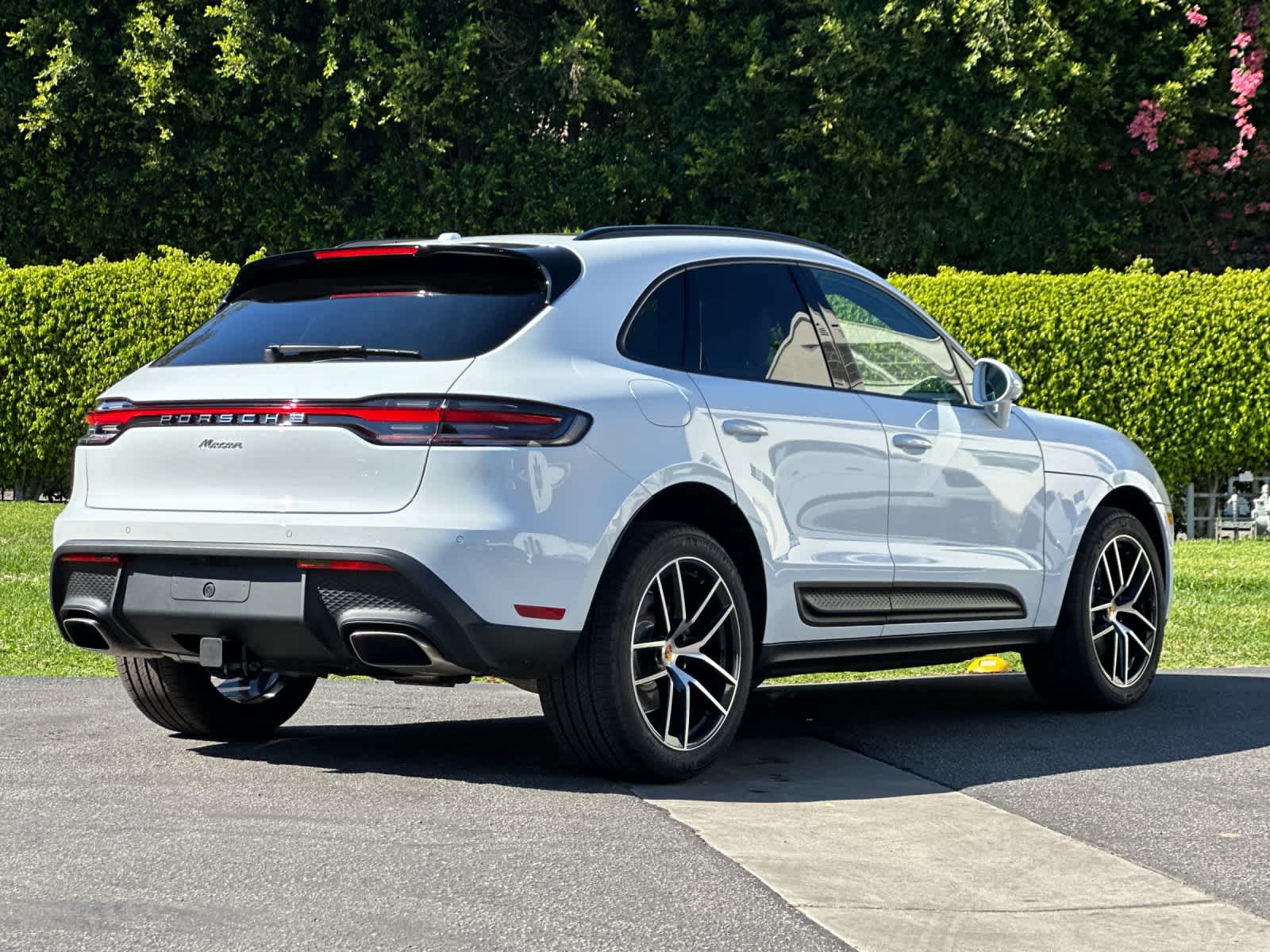 Thumbnail: 2026 Porsche Macan - 8