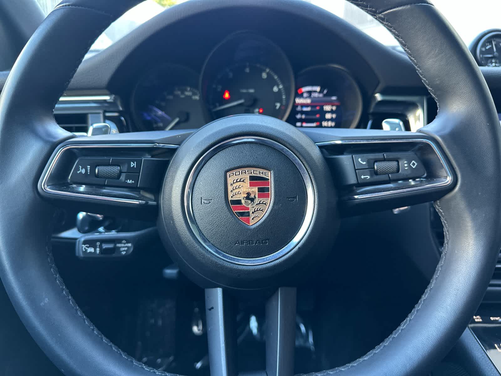 Thumbnail: 2025 Porsche Macan - 25