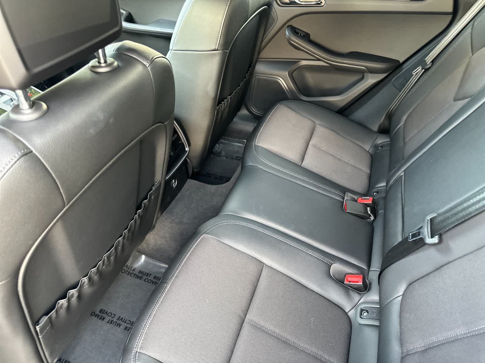 Thumbnail: 2025 Porsche Macan - 13