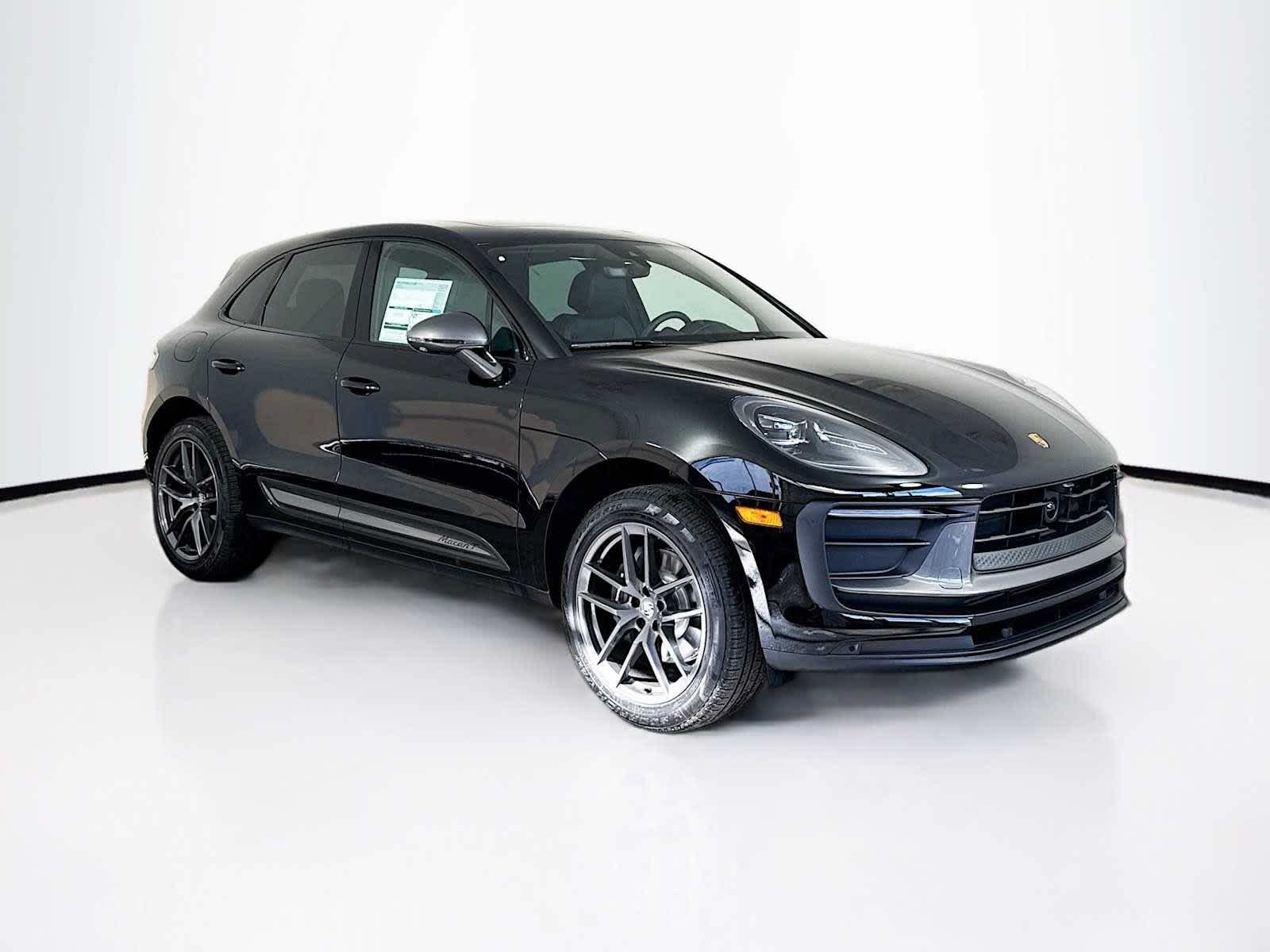 Thumbnail: 2026 Porsche Macan - 7