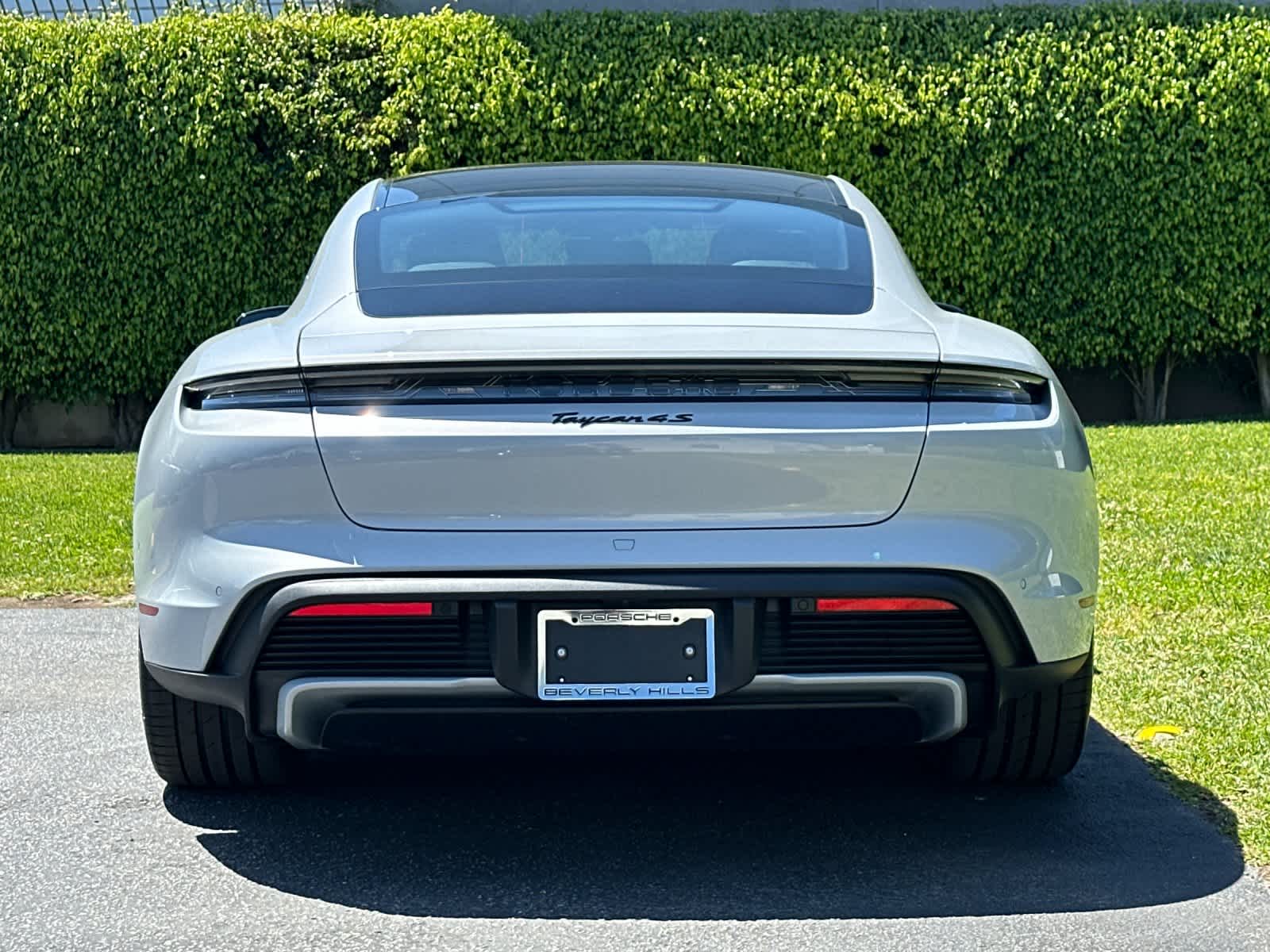 Thumbnail: 2026 Porsche Taycan - 7