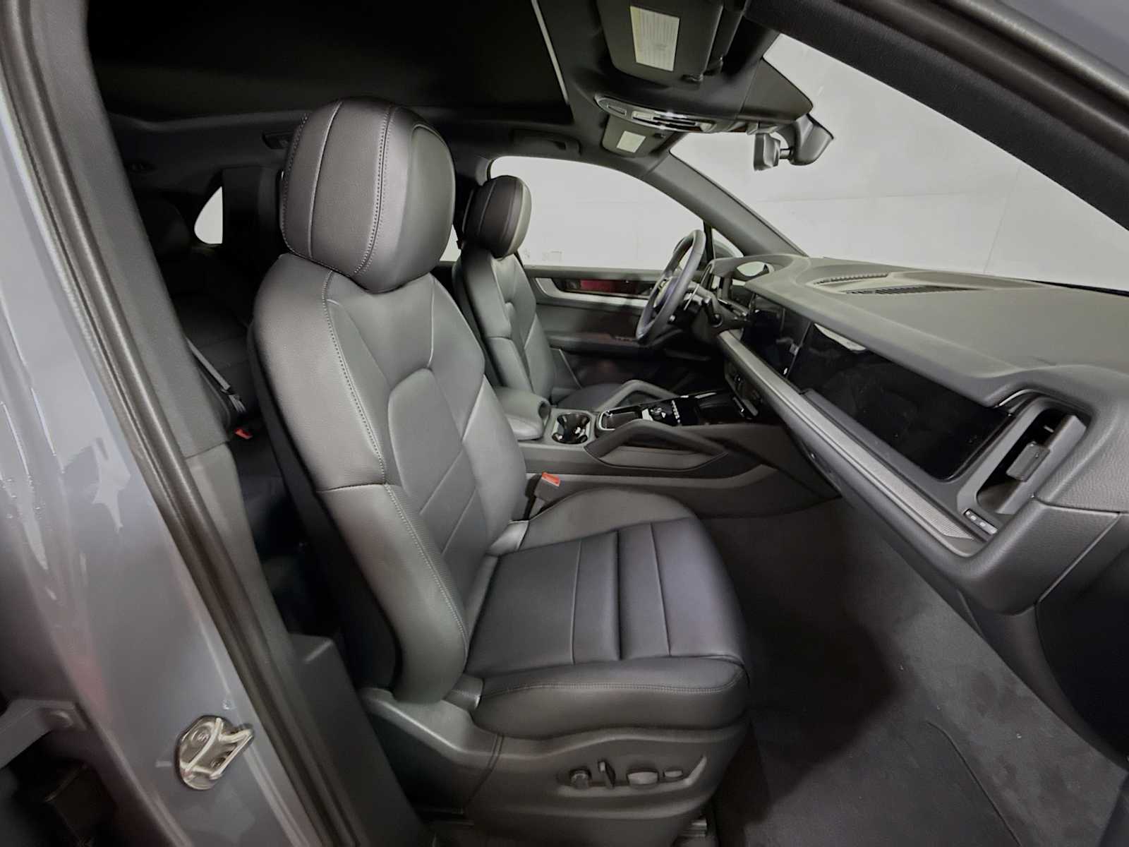 Thumbnail: 2025 Porsche Cayenne - 21