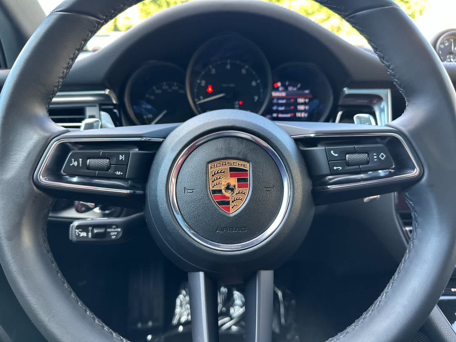 Thumbnail: 2025 Porsche Macan - 26