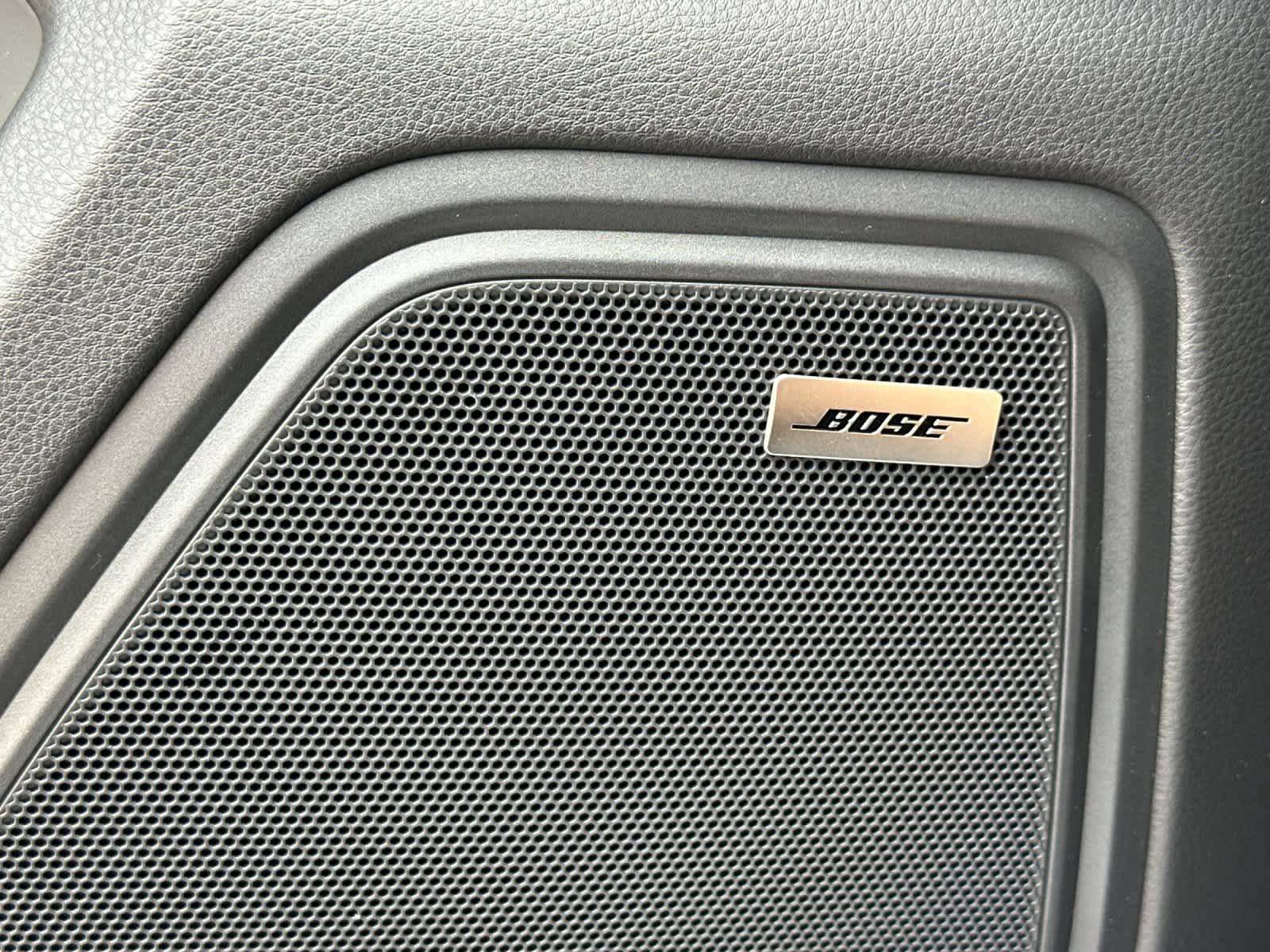 Thumbnail: 2026 Porsche Macan - 20