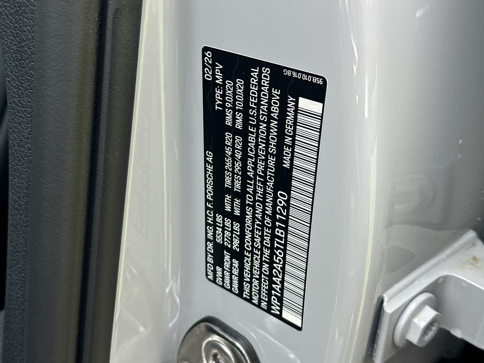 Thumbnail: 2026 Porsche Macan - 33