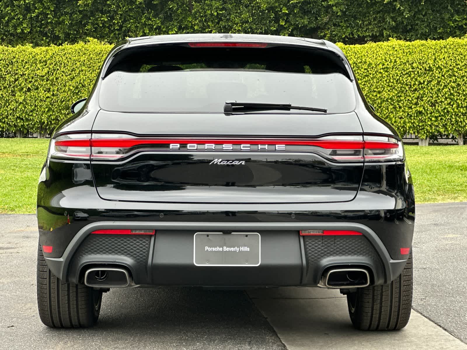 Thumbnail: 2026 Porsche Macan - 7