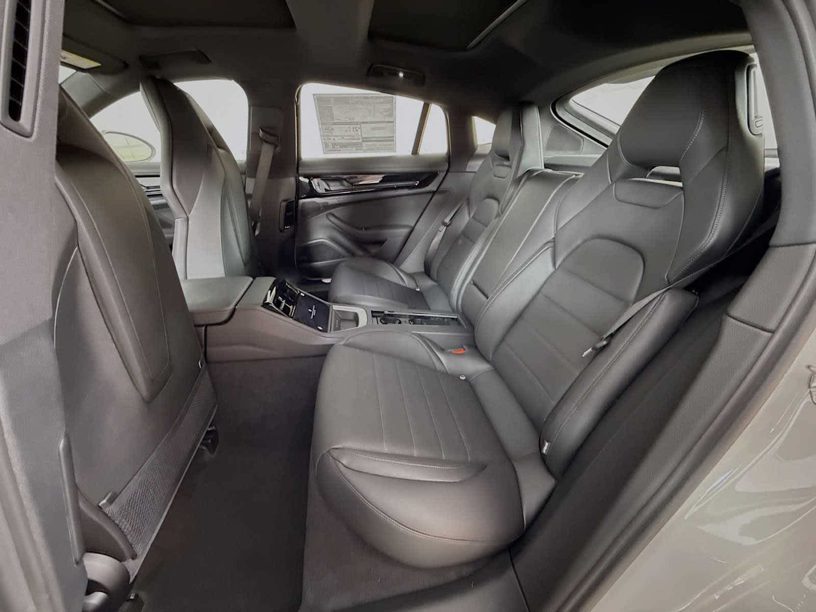 Thumbnail: 2026 Porsche Panamera - 17