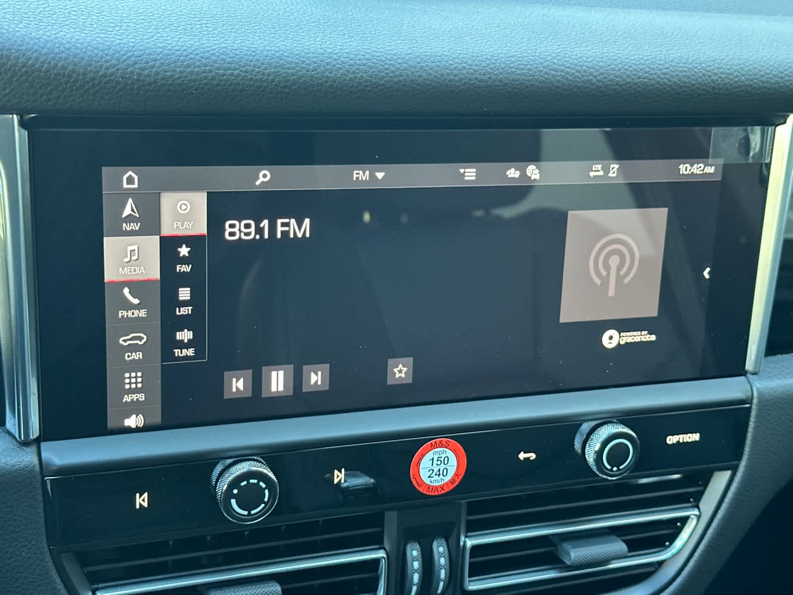 Thumbnail: 2026 Porsche Macan - 21