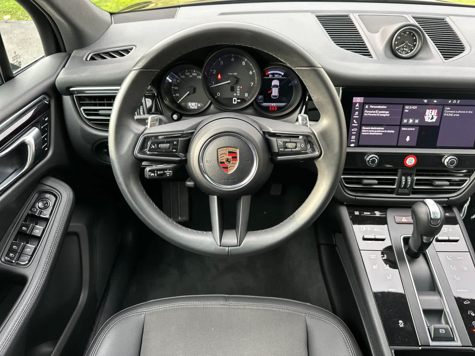 Thumbnail: 2025 Porsche Macan - 15