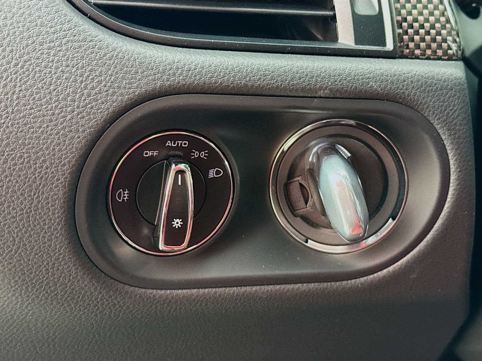 Thumbnail: 2025 Porsche Macan - 11