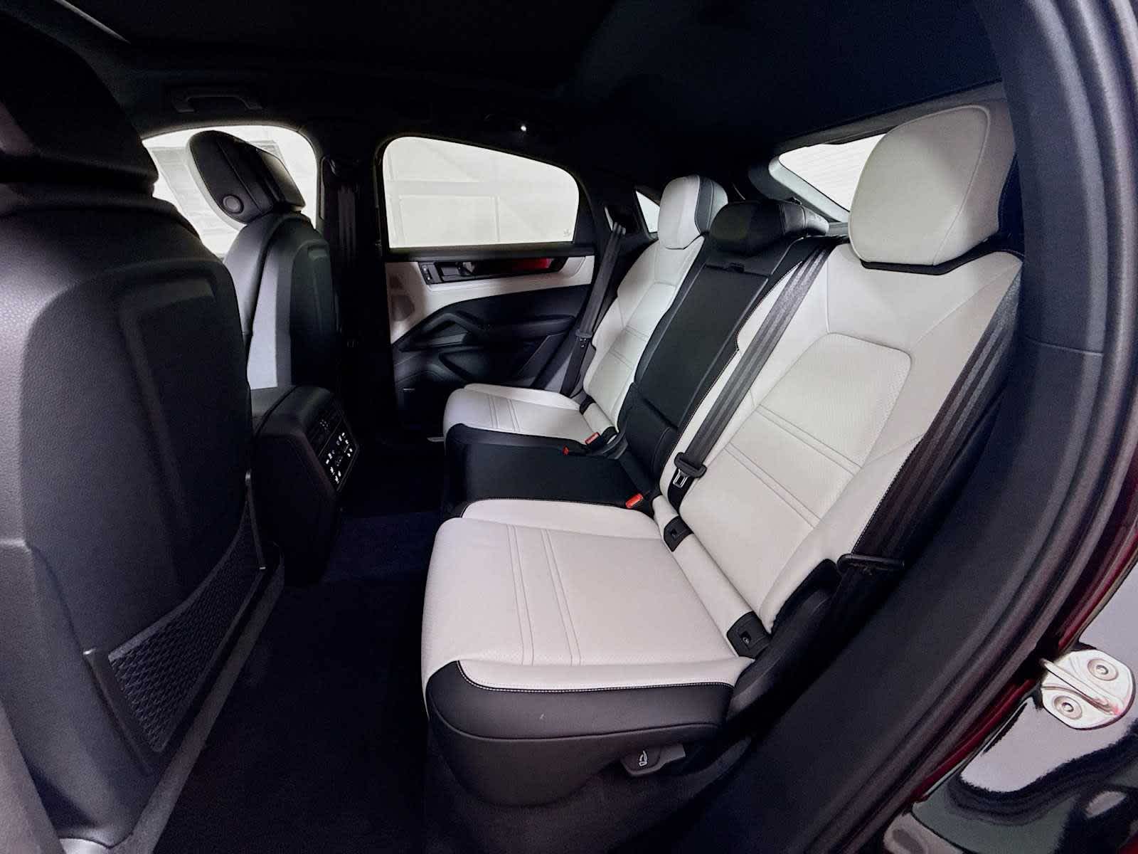 Thumbnail: 2026 Porsche Cayenne - 16