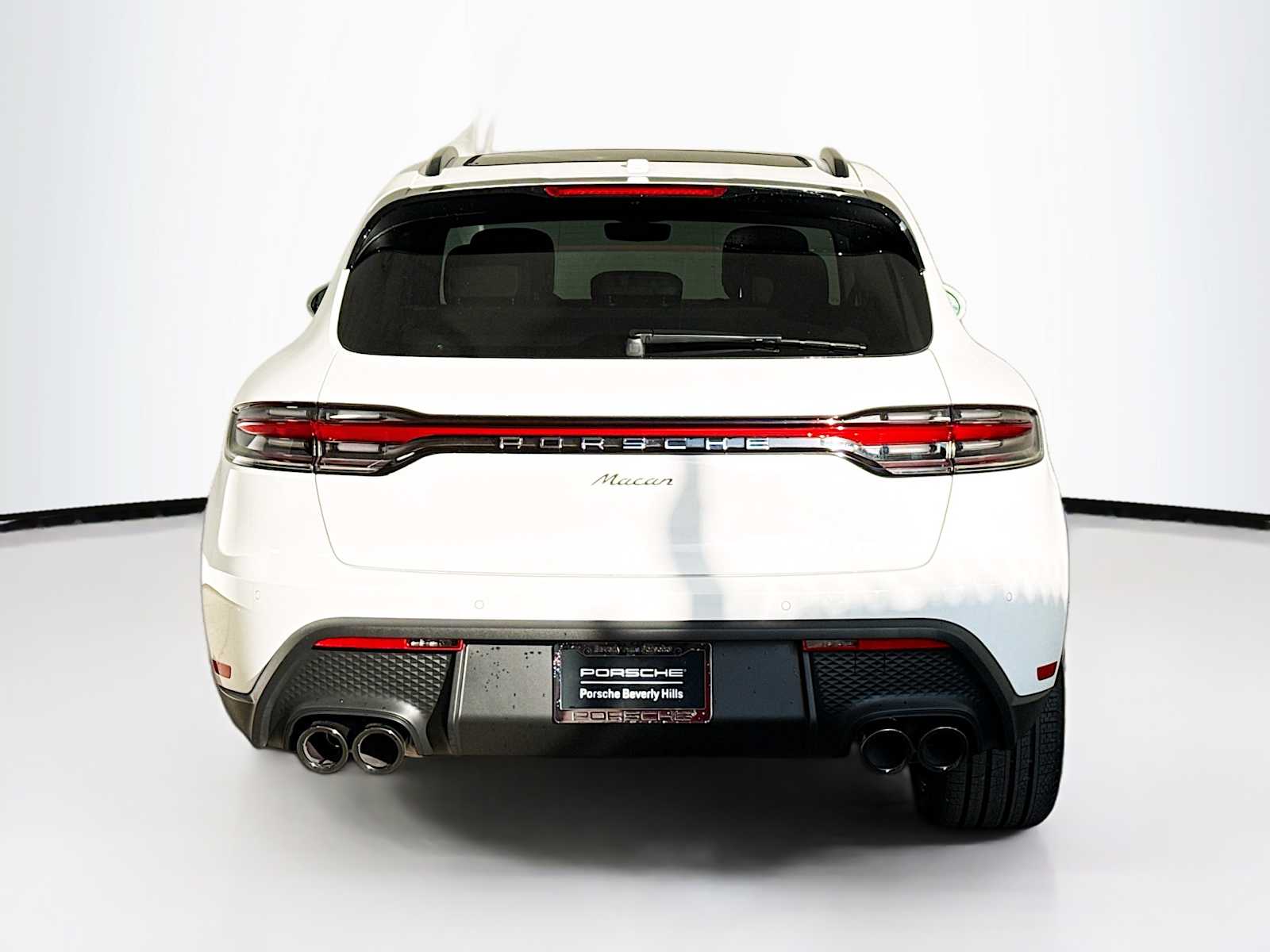 Thumbnail: 2026 Porsche Macan - 10