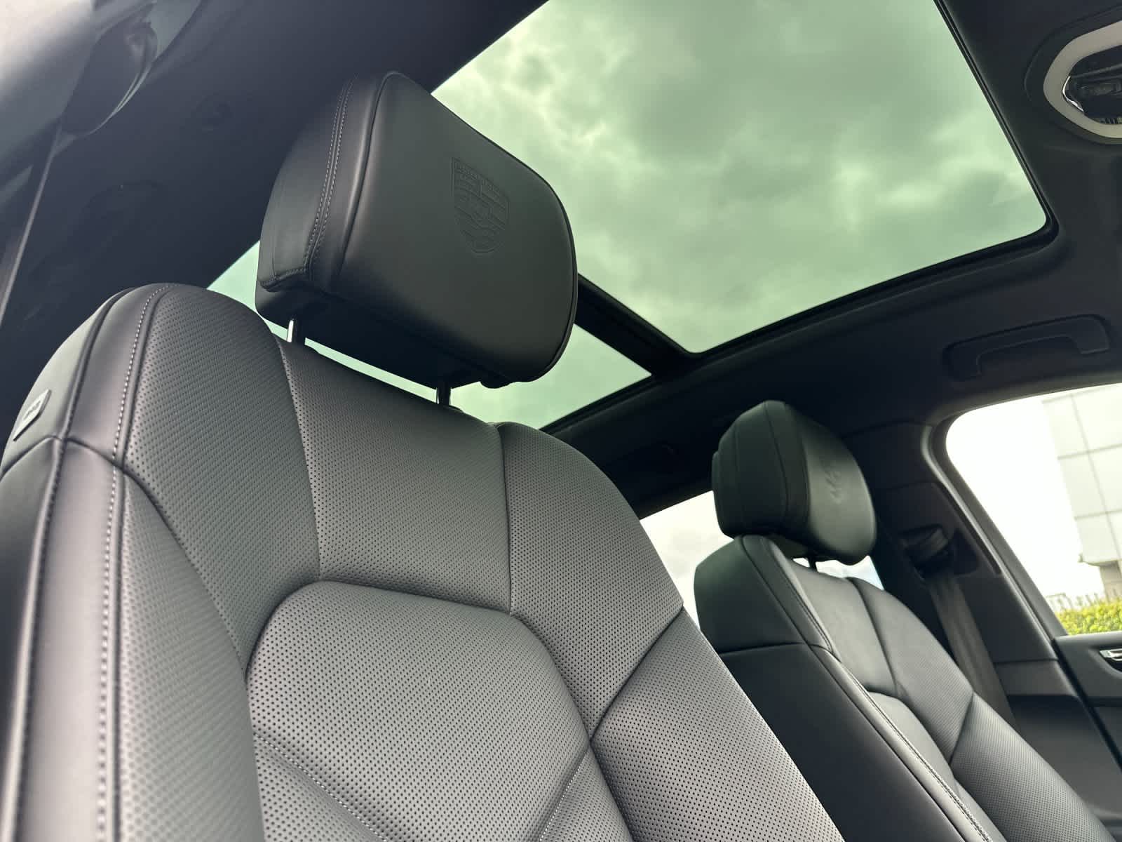 Thumbnail: 2026 Porsche Macan - 18