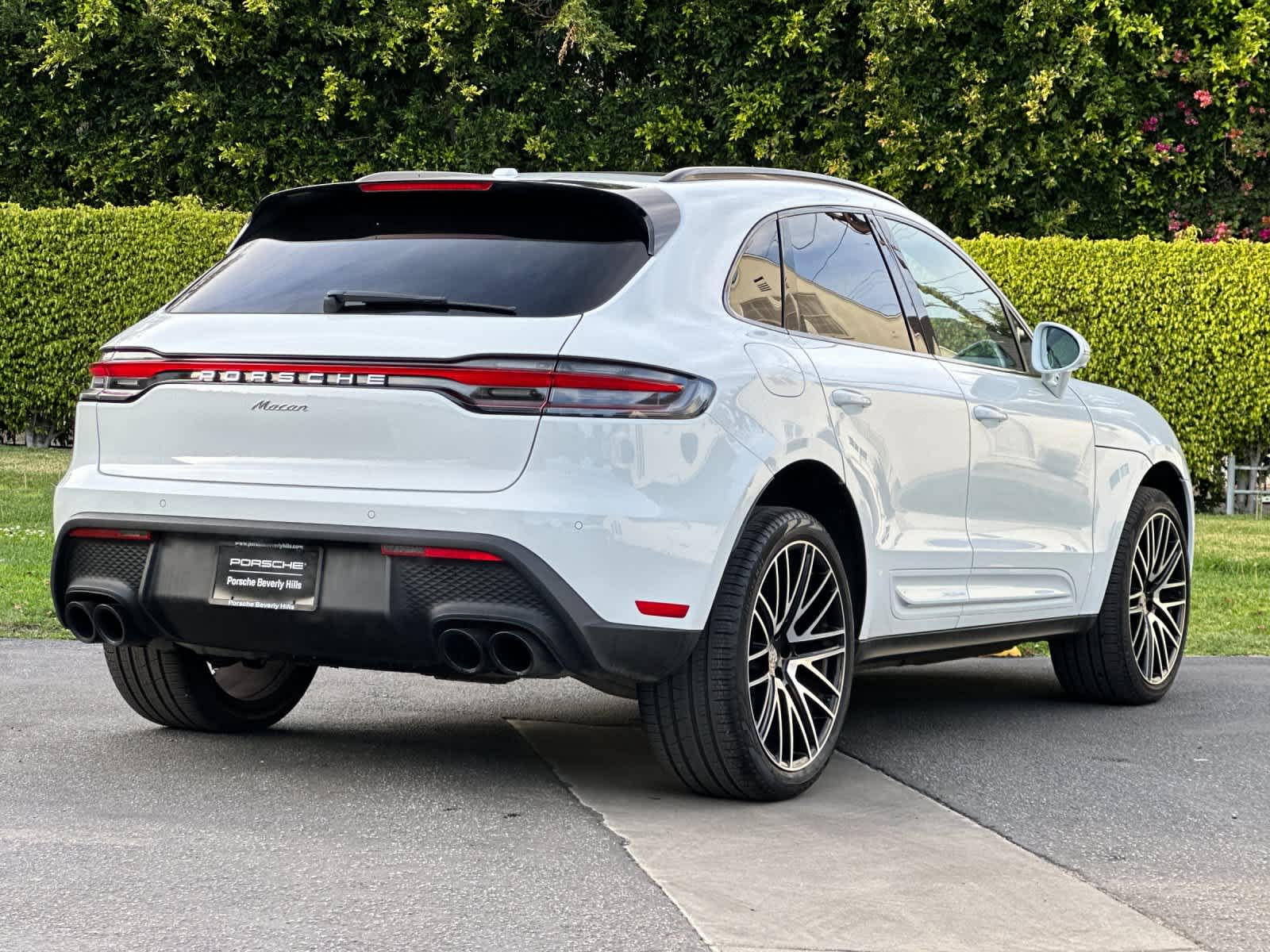 Thumbnail: 2025 Porsche Macan - 8