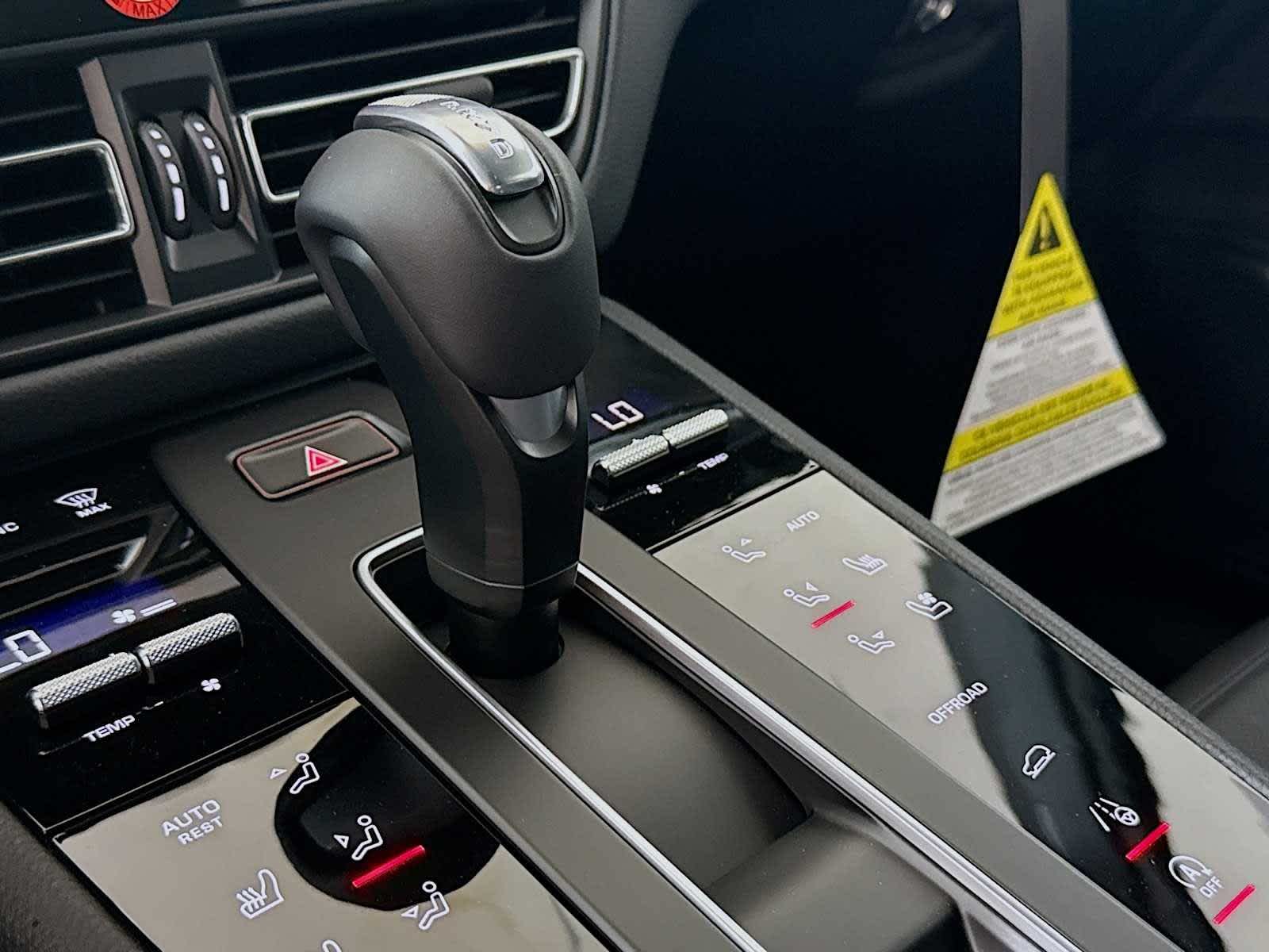 Thumbnail: 2025 Porsche Macan - 14