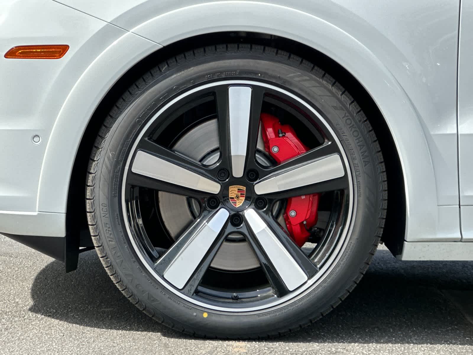 Thumbnail: 2026 Porsche Cayenne - 32