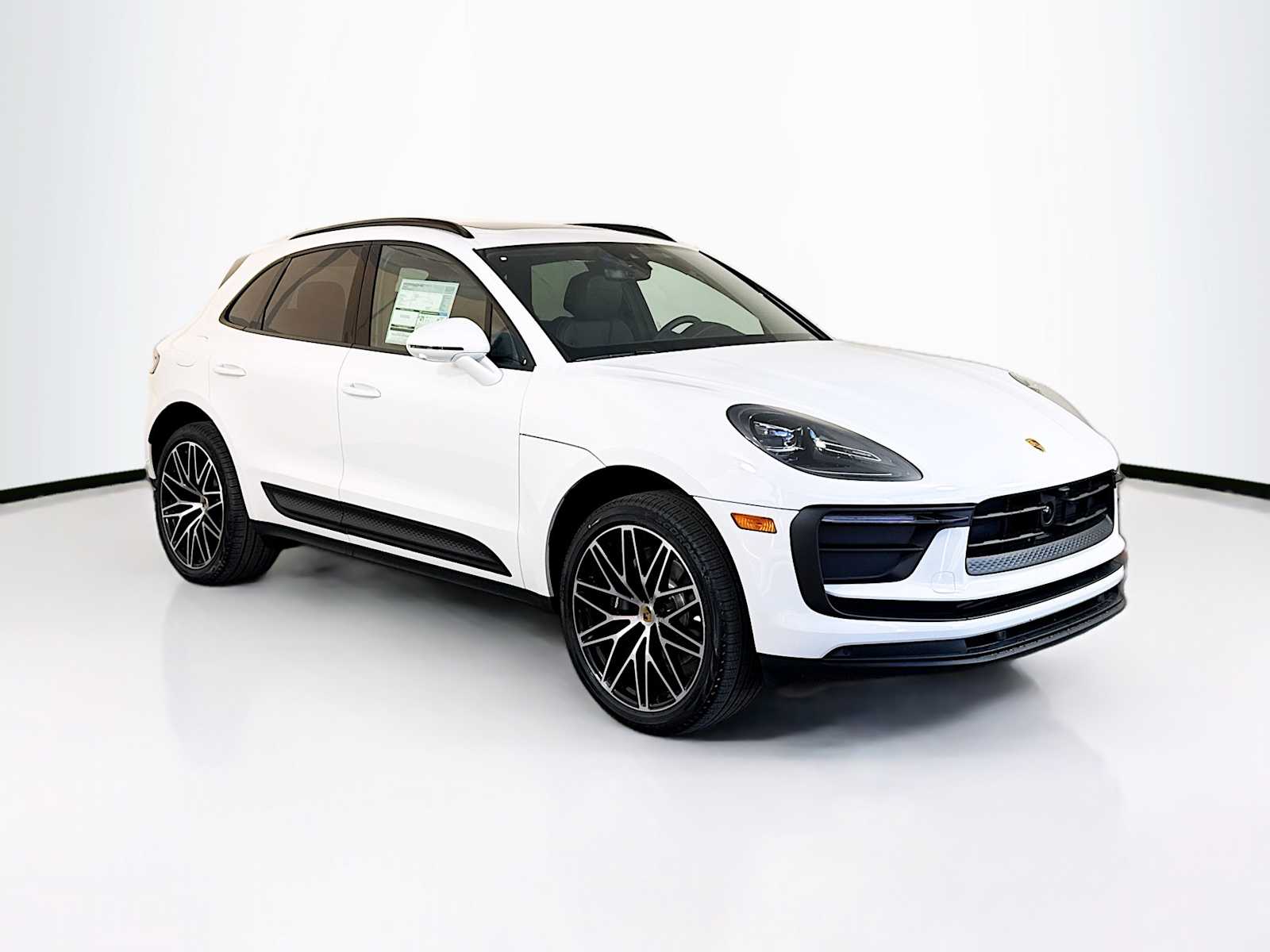Thumbnail: 2026 Porsche Macan - 7
